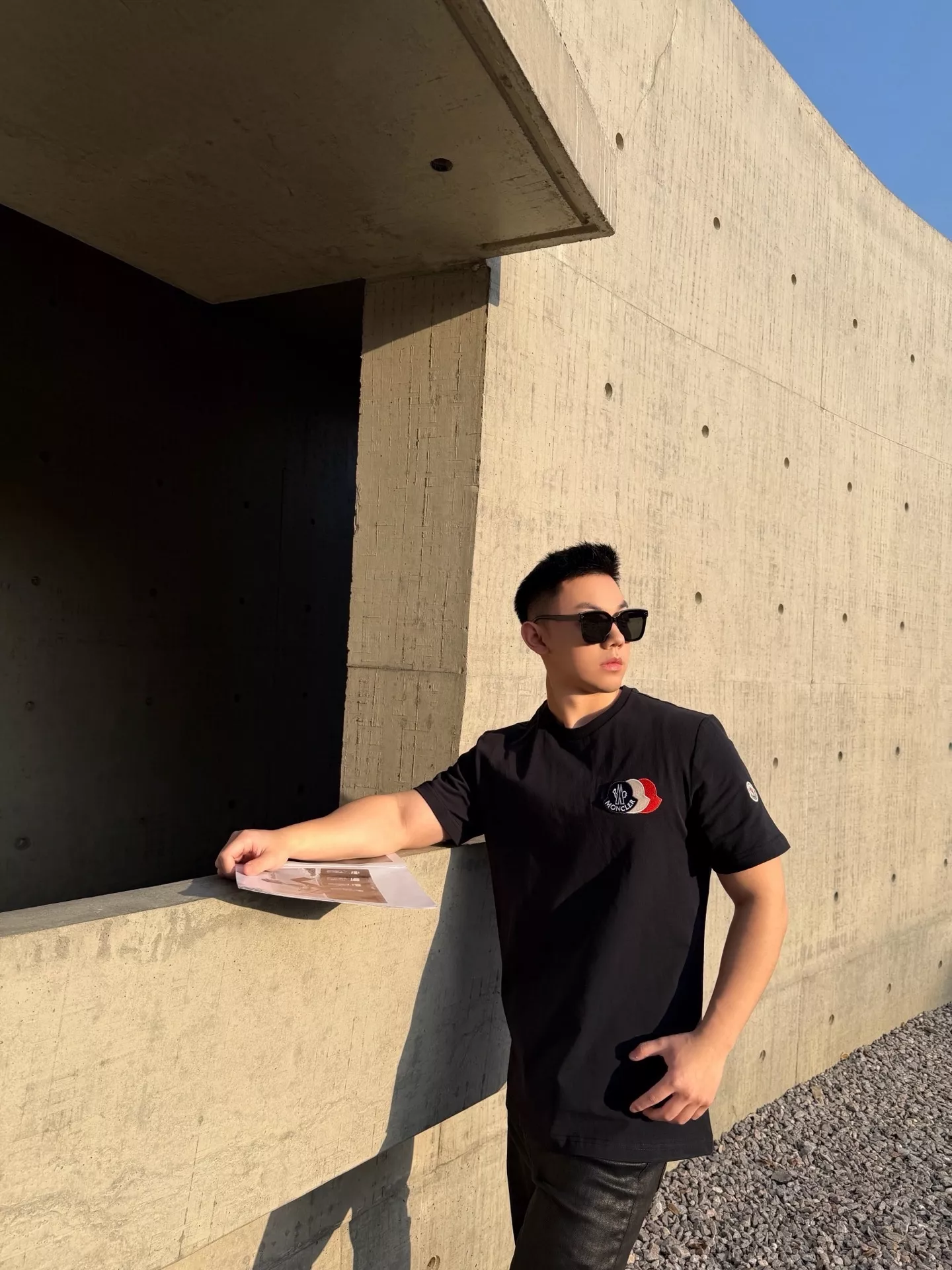 몽클레어 삼색 배지 자수 패치 코튼 반소매 티셔츠 상세 이미지 14