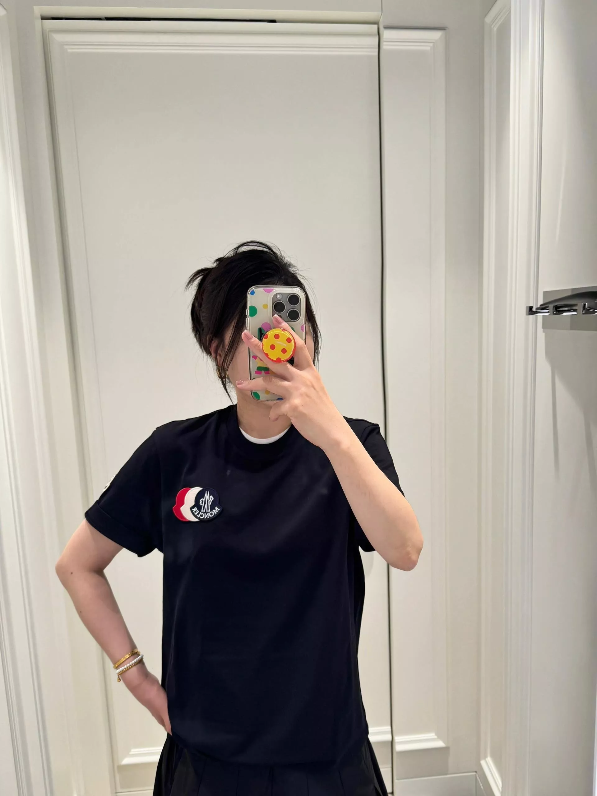 몽클레어 삼색 배지 자수 패치 코튼 반소매 티셔츠 상세 이미지 11