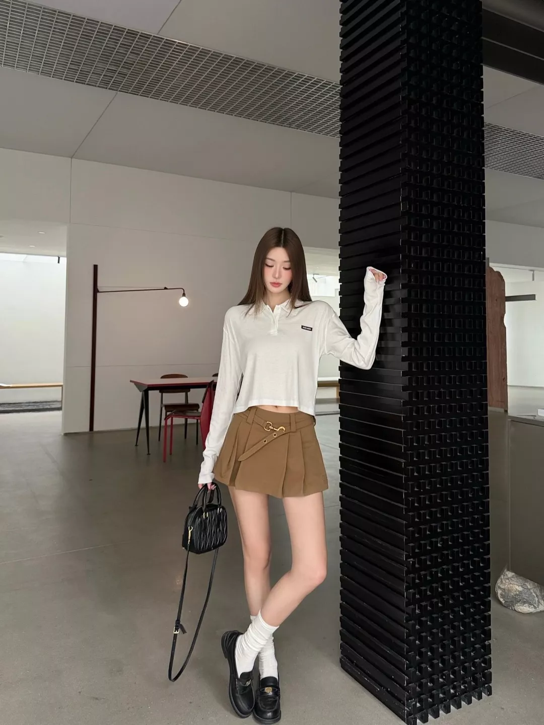 미우미우 자수 포인트 코튼 트윌 벨트 미니 스커트 상세 이미지 24