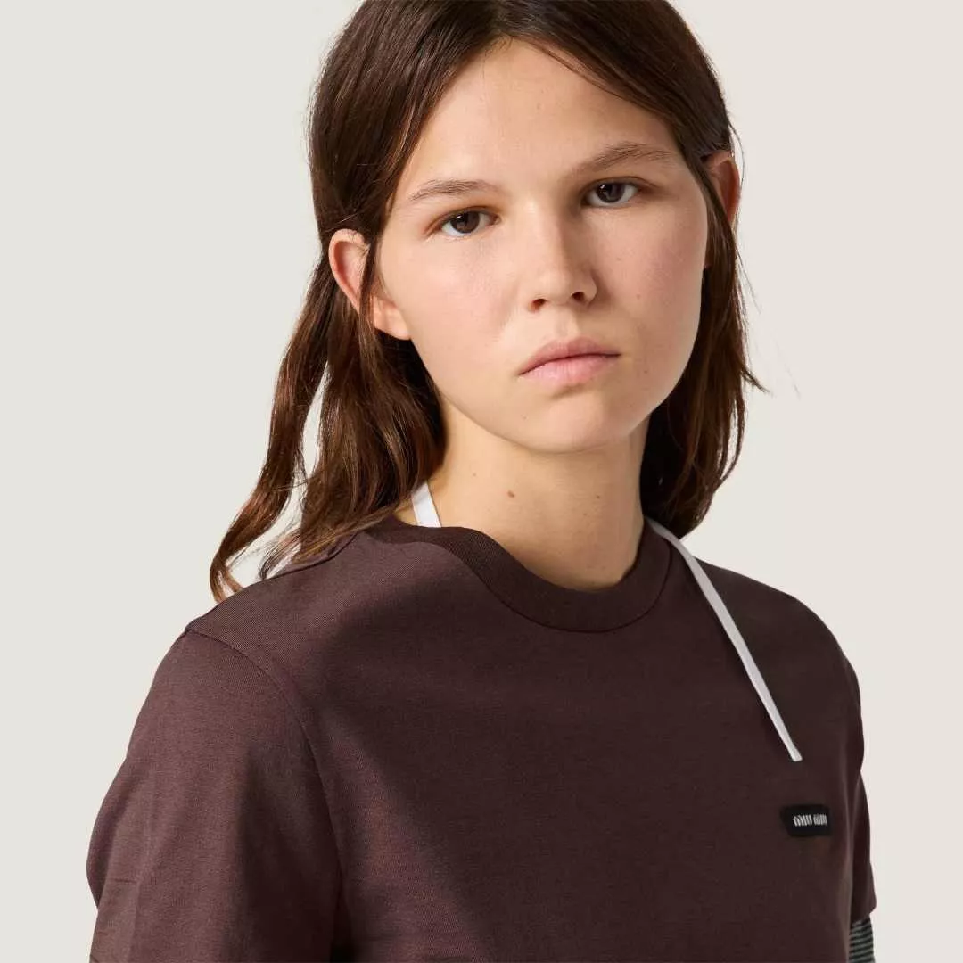 미우미우 자수 라벨 스트라이프 소매 레이어드 긴소매 티셔츠 상세 이미지 31
