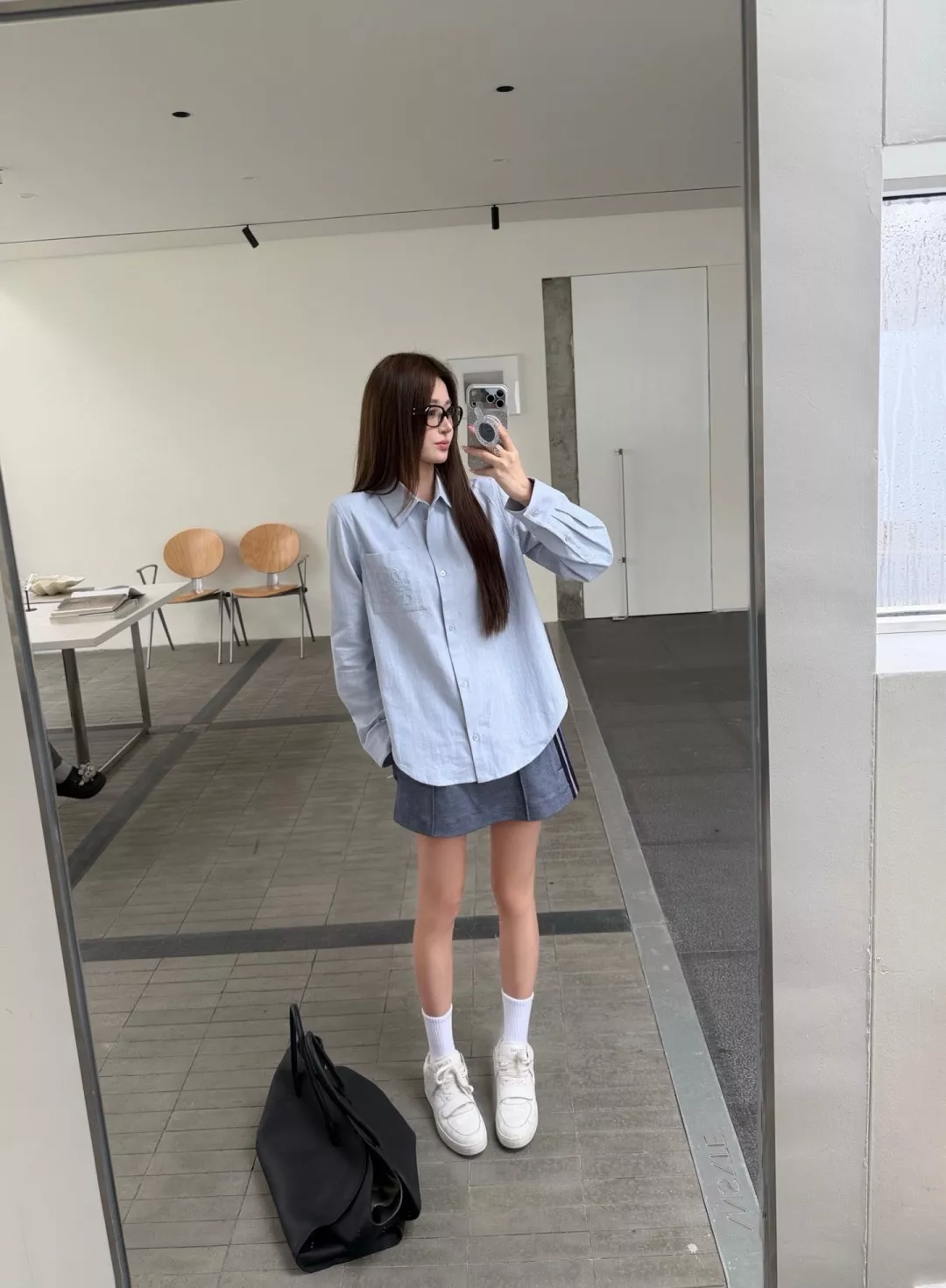 로에베 아나그램 자수 포켓 코튼 포플린 긴소매 셔츠 상세 이미지 25