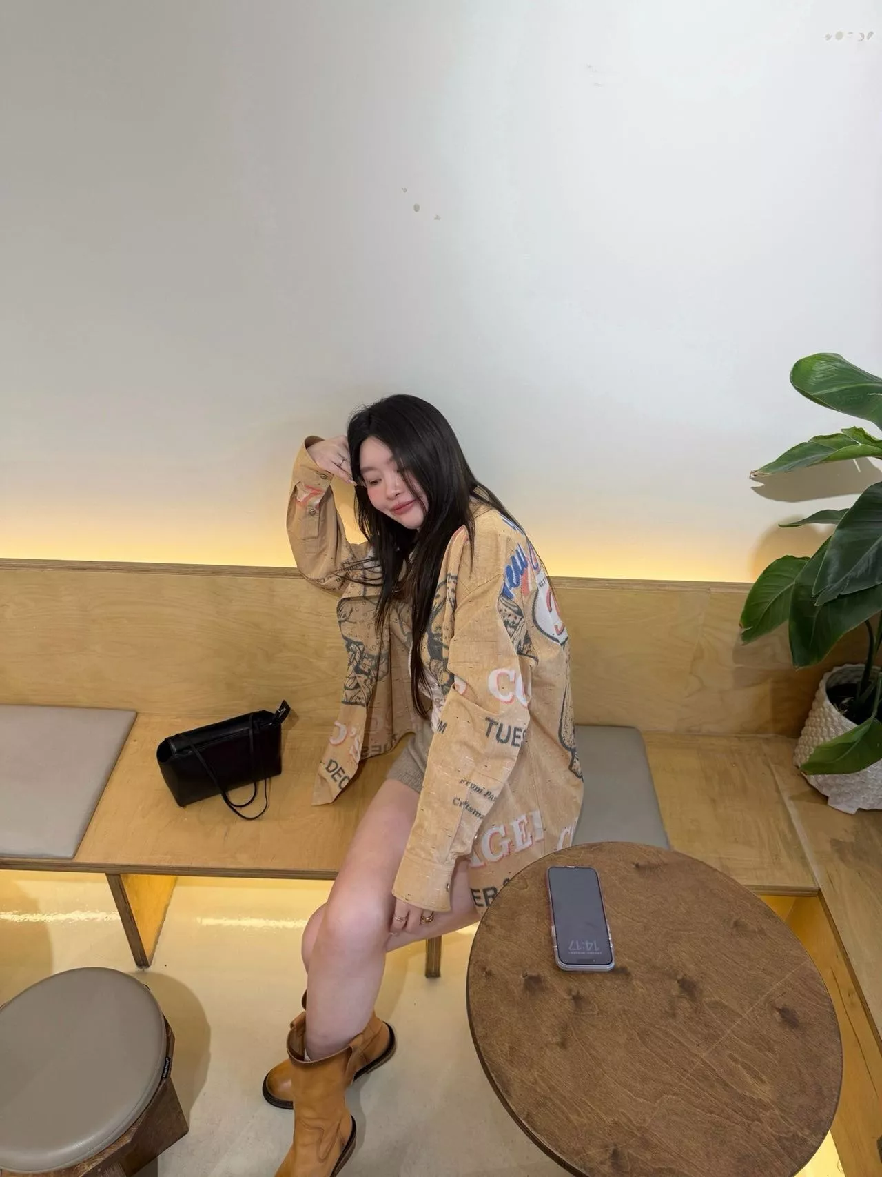샤넬 26A 베이글 프린트 오버사이즈 긴소매 셔츠 상세 이미지 36
