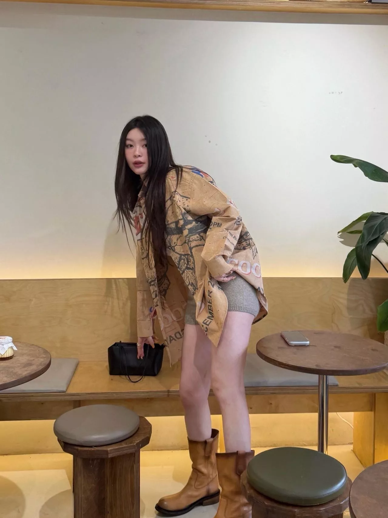 샤넬 26A 베이글 프린트 오버사이즈 긴소매 셔츠 상세 이미지 35
