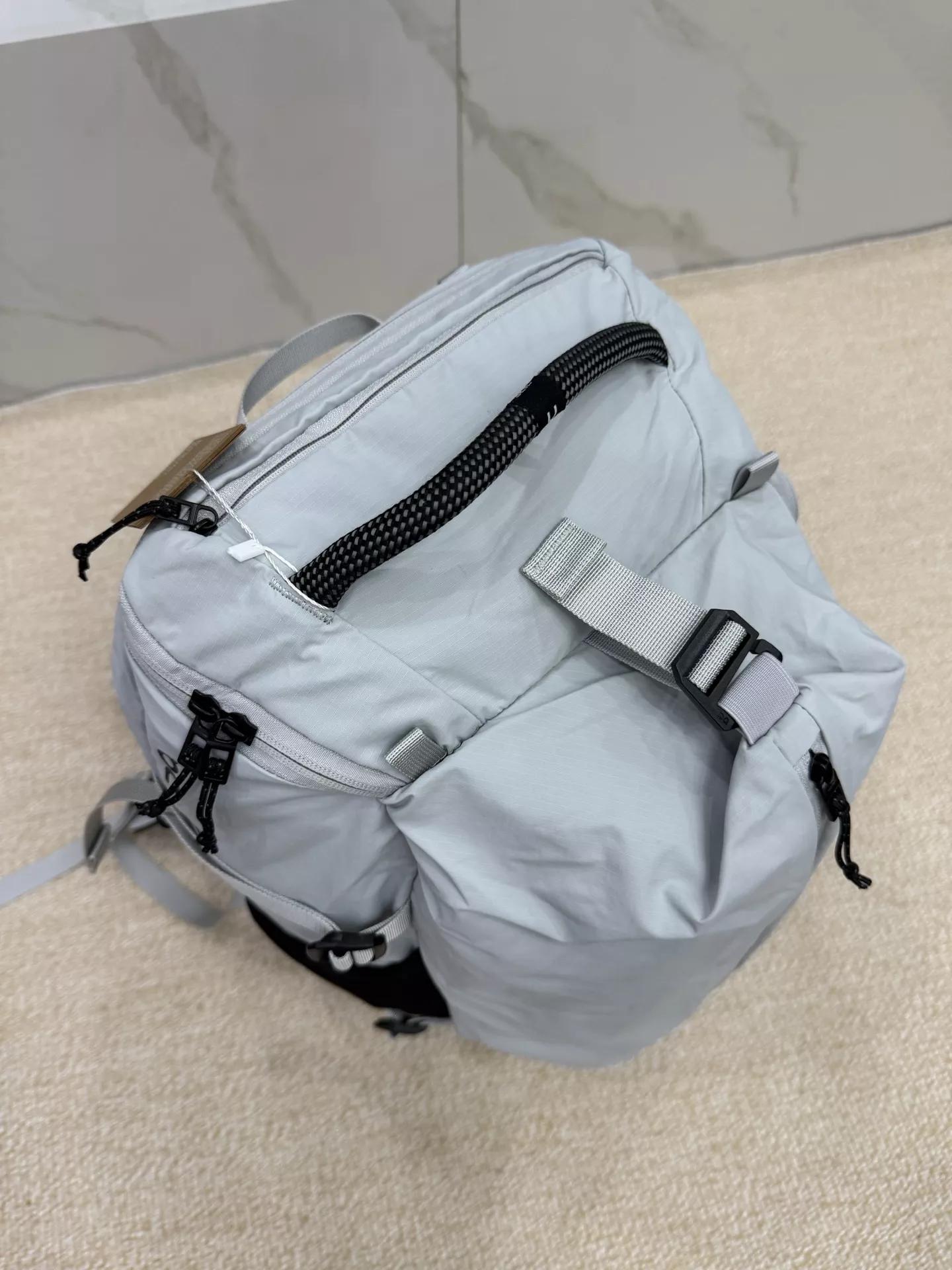 온러닝 스피드 팩 30L 라이트 방수 백팩 상세 이미지 30
