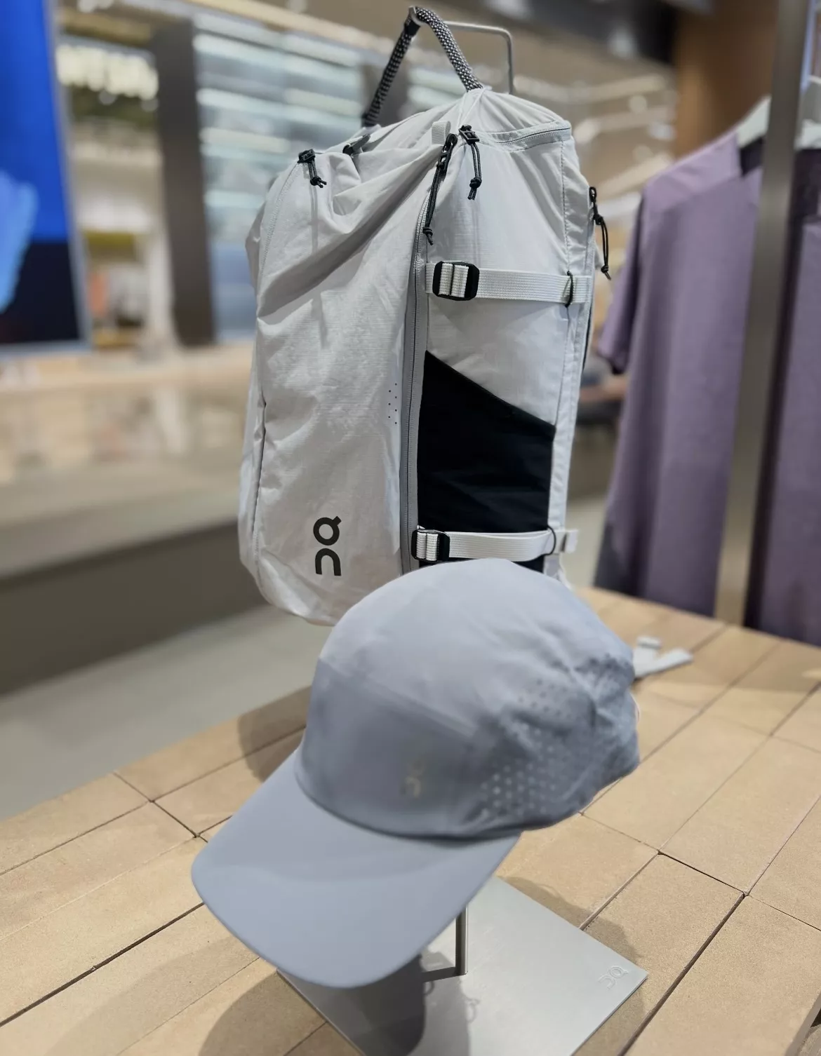 온러닝 스피드 팩 30L 경량 방수 백팩 상세 이미지 40