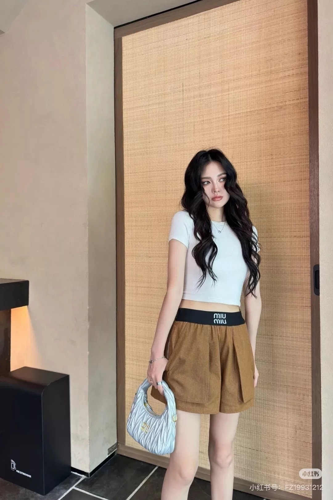 미우미우 마테라쎄 새틴 완더 호보백 상세 이미지 15