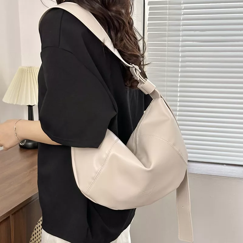 아디다스 심플 대용량 PU 크로스 호보백 상세 이미지 7