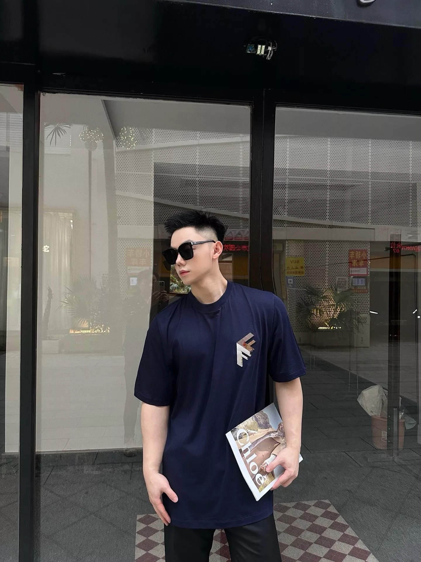 펜디 FF 3D 입체 로고 루즈핏 반소매 티셔츠 상세 이미지 12