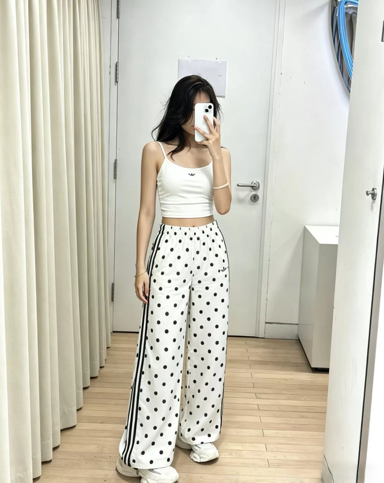 아디다스 도트 패턴 삼선 테이프 와이드 트레이닝 팬츠 상세 이미지 12