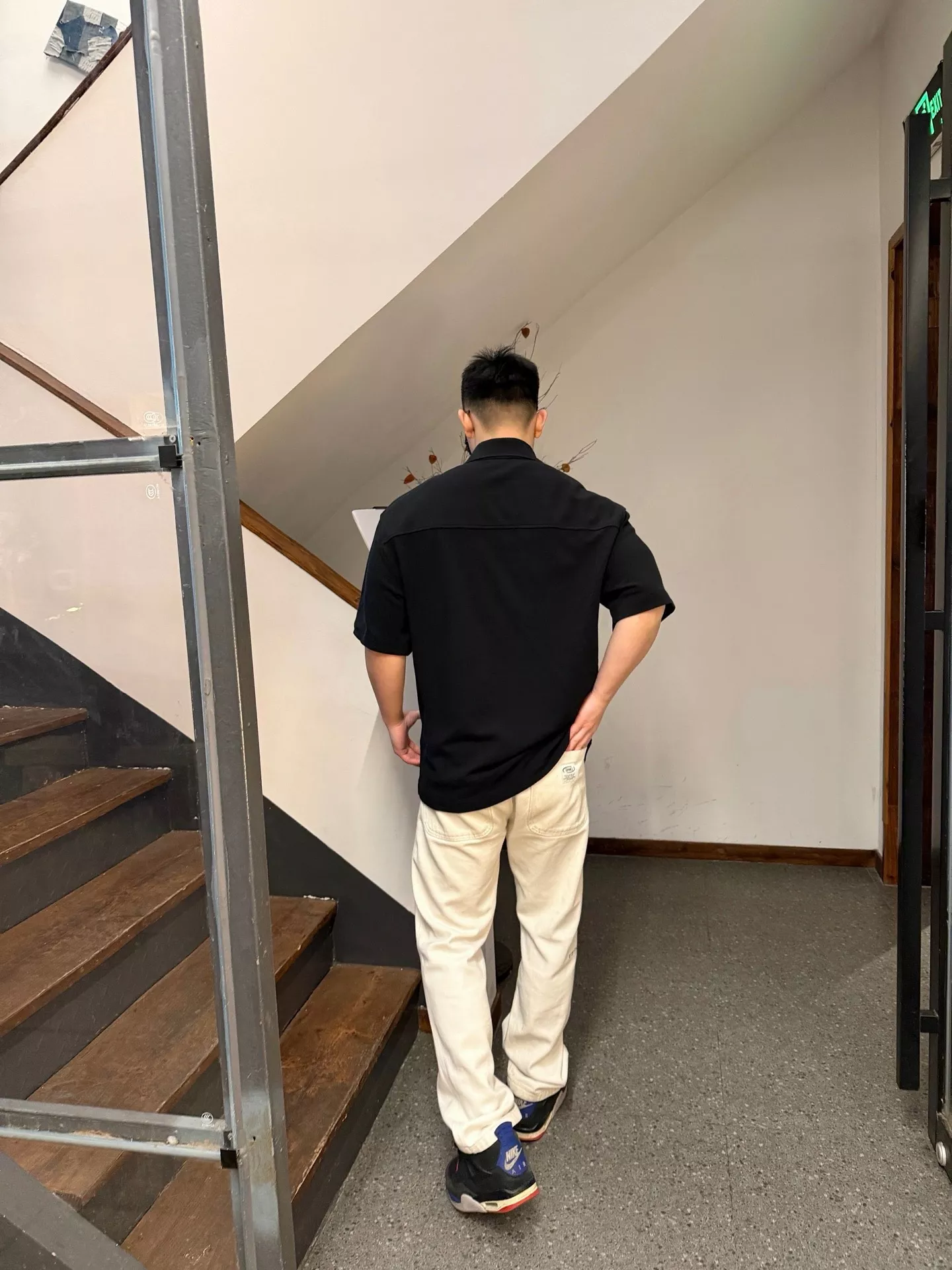 입생로랑 포켓 자수 오버핏 피케 반팔 카라 티셔츠 상세 이미지 15
