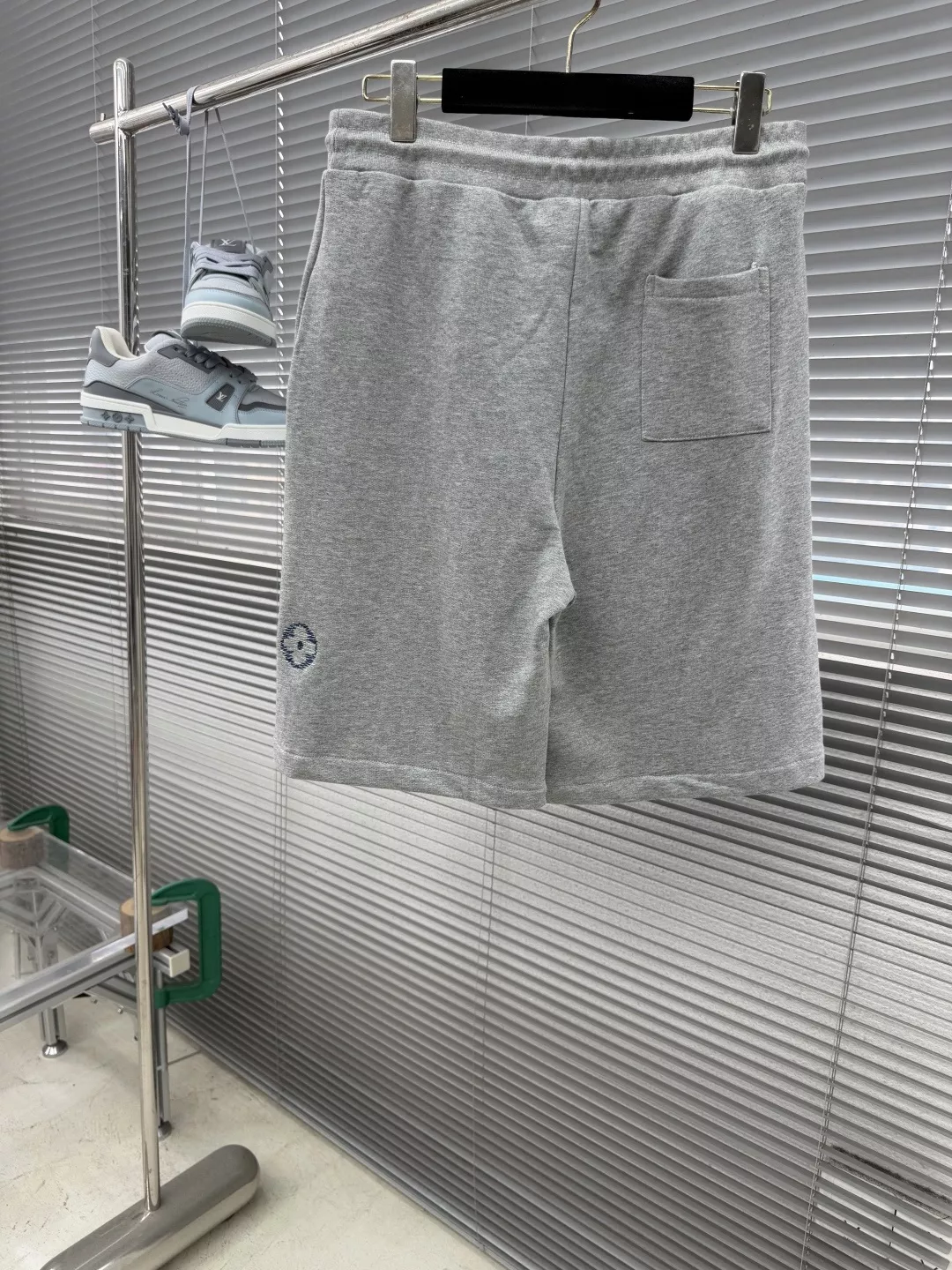 루이비통 모노그램 사시코 자수 드로스트링 쇼츠 상세 이미지 3