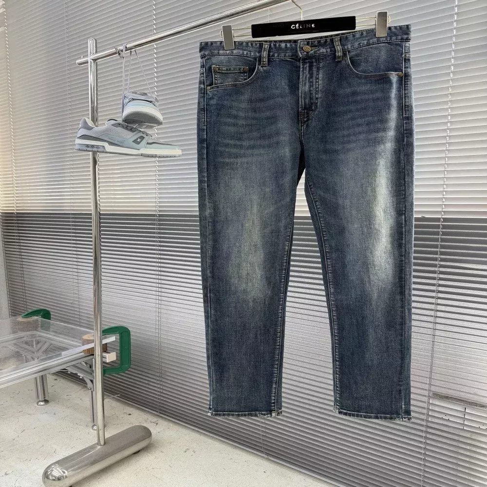 구찌 빈티지 워싱 자수 포인트 데님 팬츠
