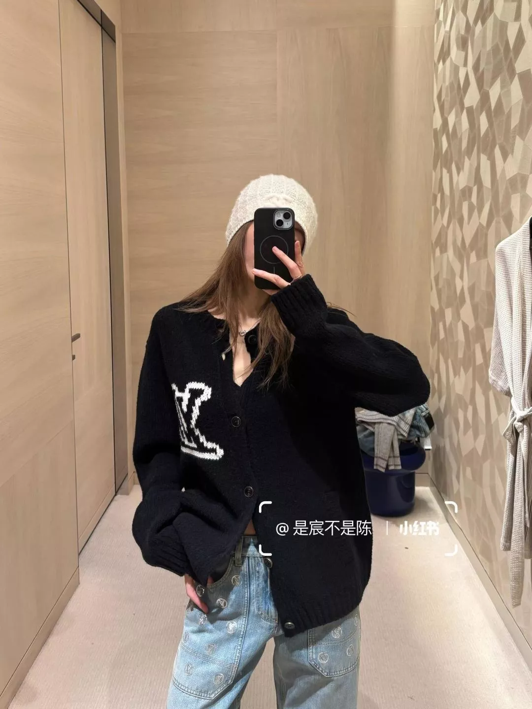 루이비통 자카드 로고 울 캐시미어 혼방 긴소매 가디건 상세 이미지 14