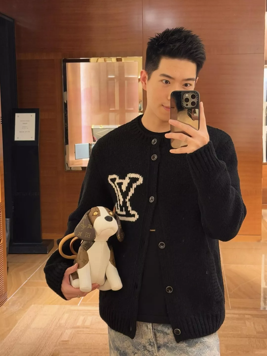 루이비통 자카드 로고 울 캐시미어 혼방 긴소매 가디건 상세 이미지 18