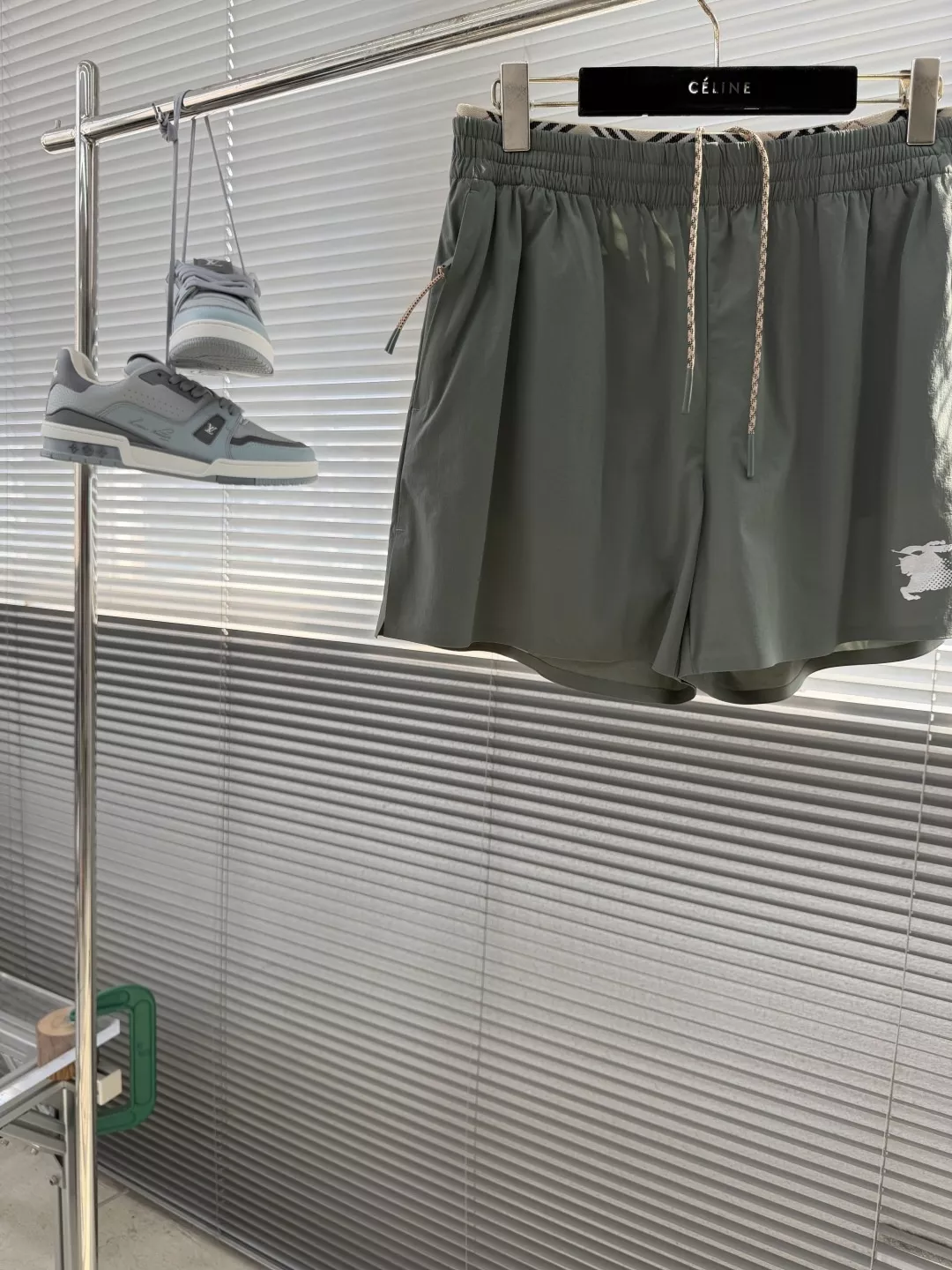 버버리 체크 테이프 나일론 밴딩 쇼츠 상세 이미지 2