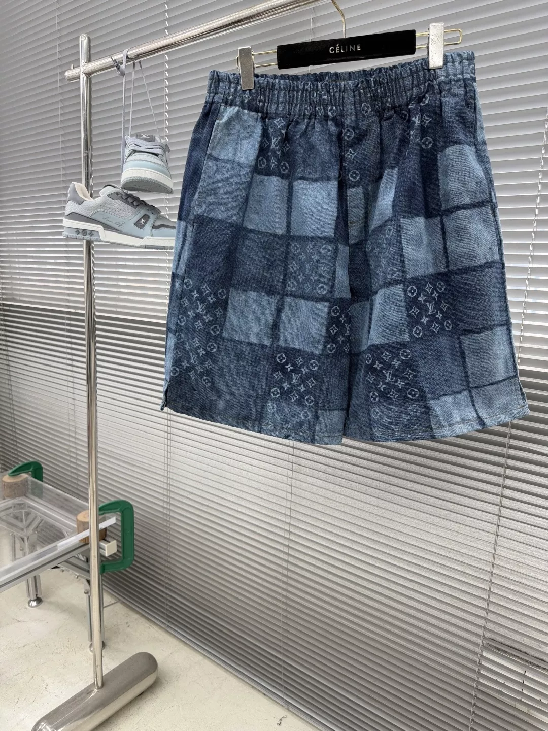 루이비통 모노그램 패치워크 드로스트링 데님 쇼츠 상세 이미지 1