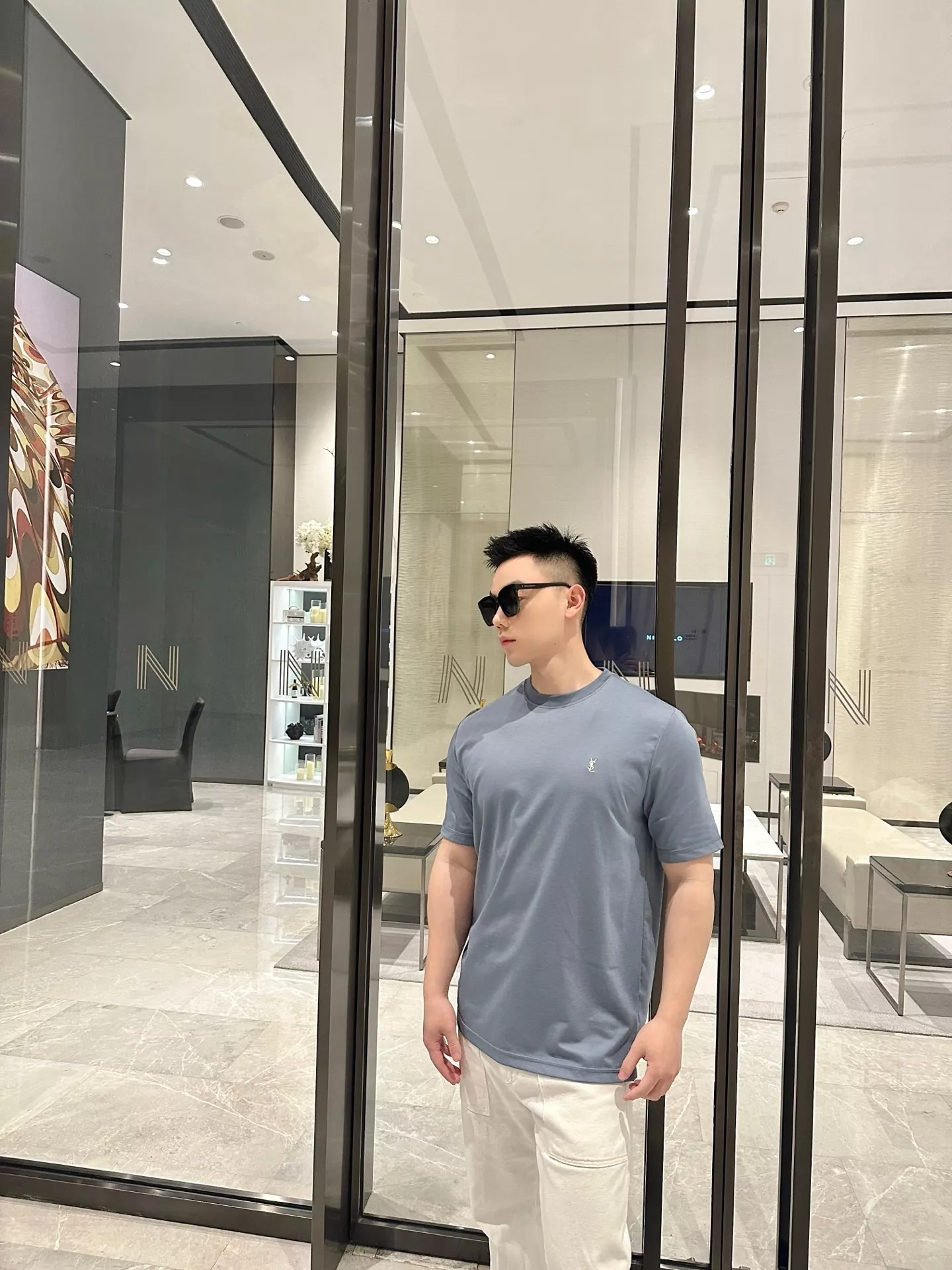 입생로랑 로고 자수 블루 코튼 반소매 티셔츠 상세 이미지 21