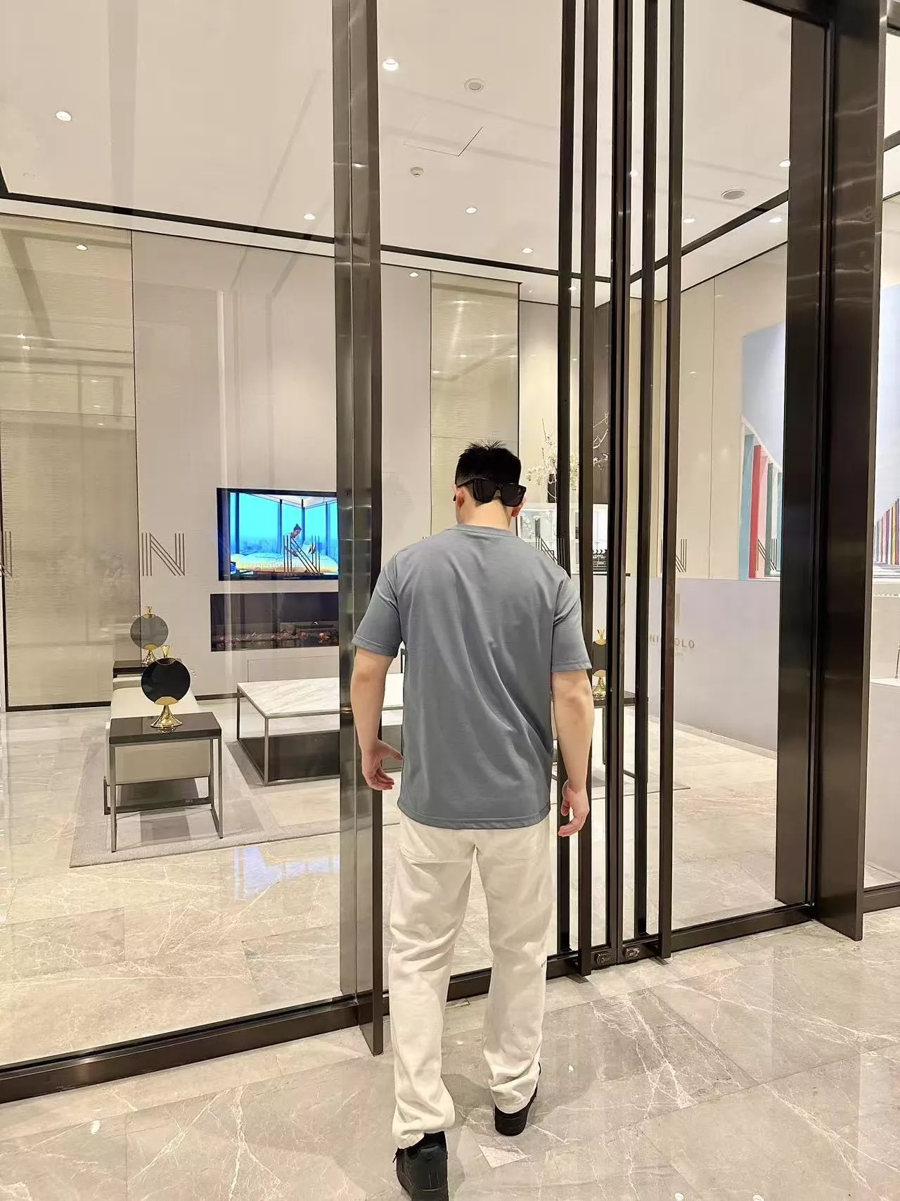 입생로랑 로고 자수 블루 코튼 반소매 티셔츠 상세 이미지 24