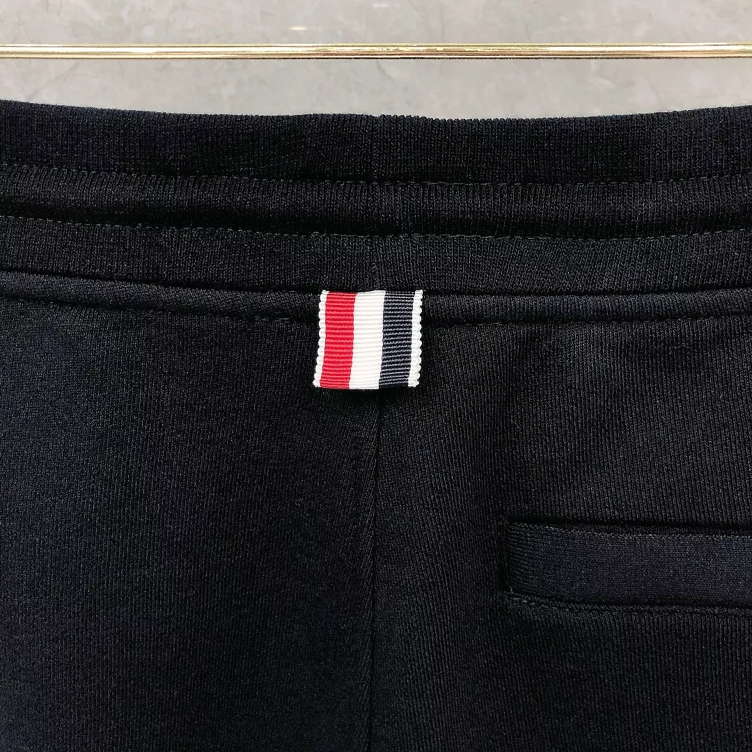 톰브라운 사이드 스트라이프 배색 밴딩 하프 팬츠 상세 이미지 24