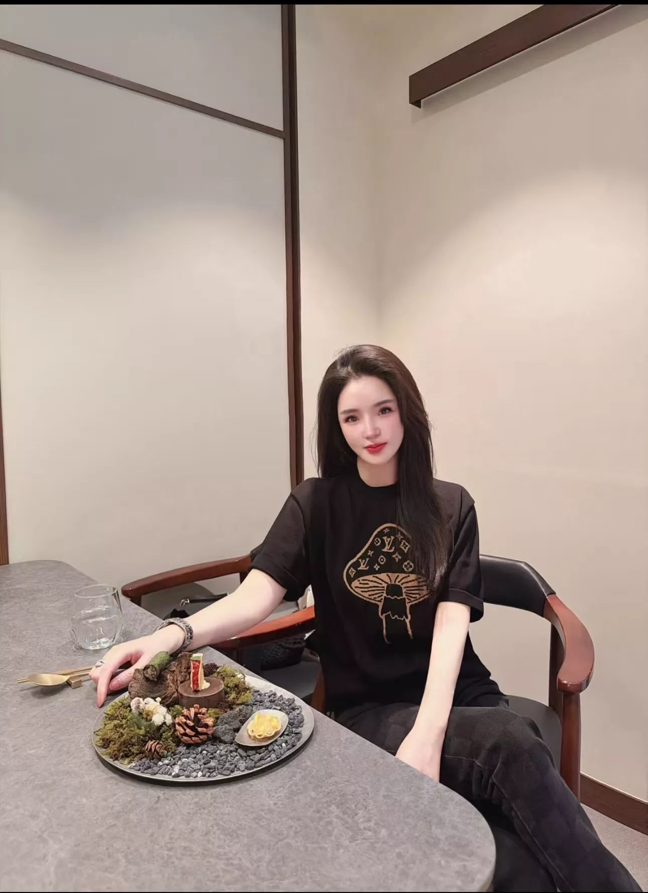 루이비통 버섯 인타르시아 라운드넥 반소매 니트 상세 이미지 9
