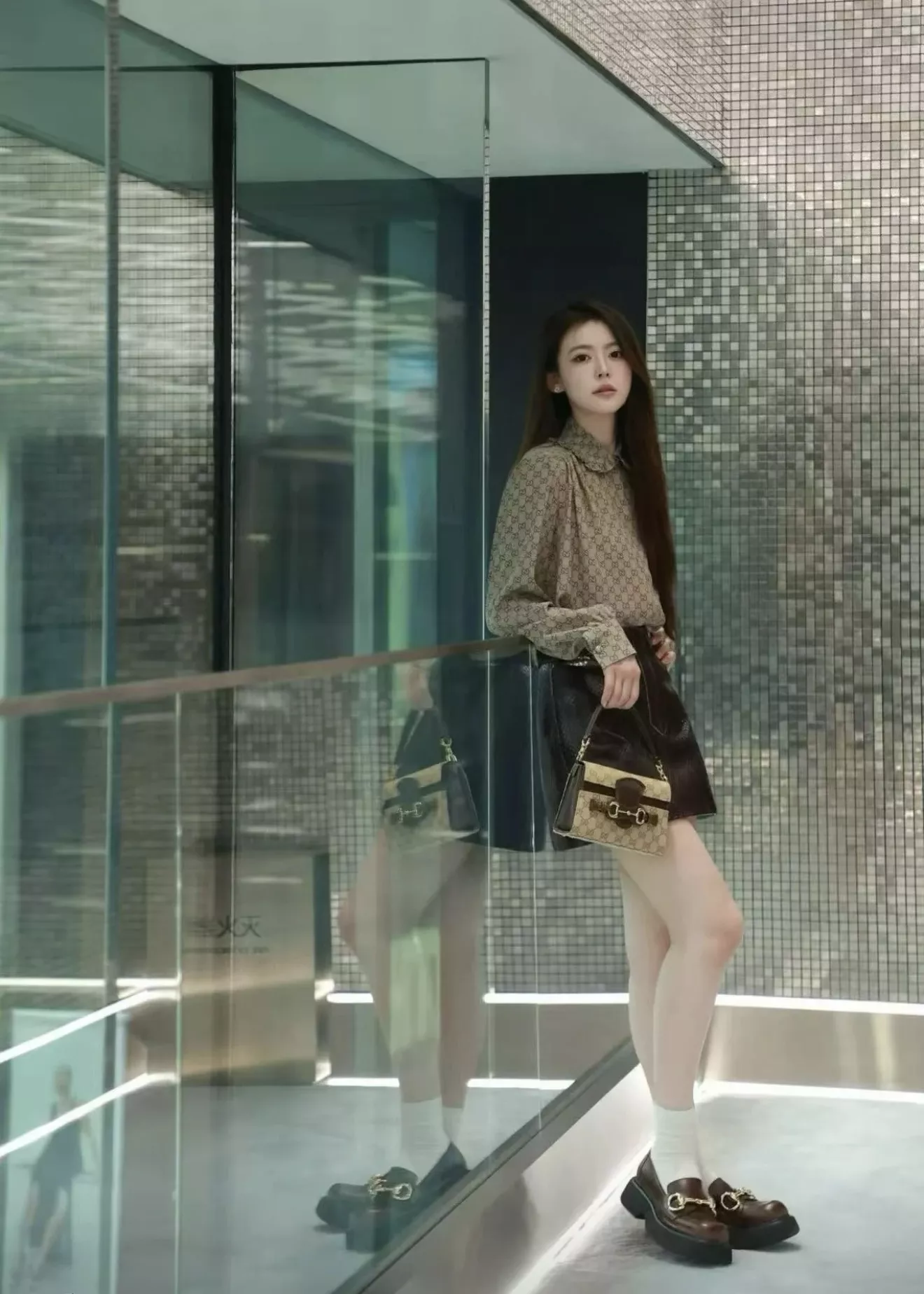 구찌 GG 자카드 프릴 칼라 루즈핏 긴소매 셔츠 상세 이미지 57