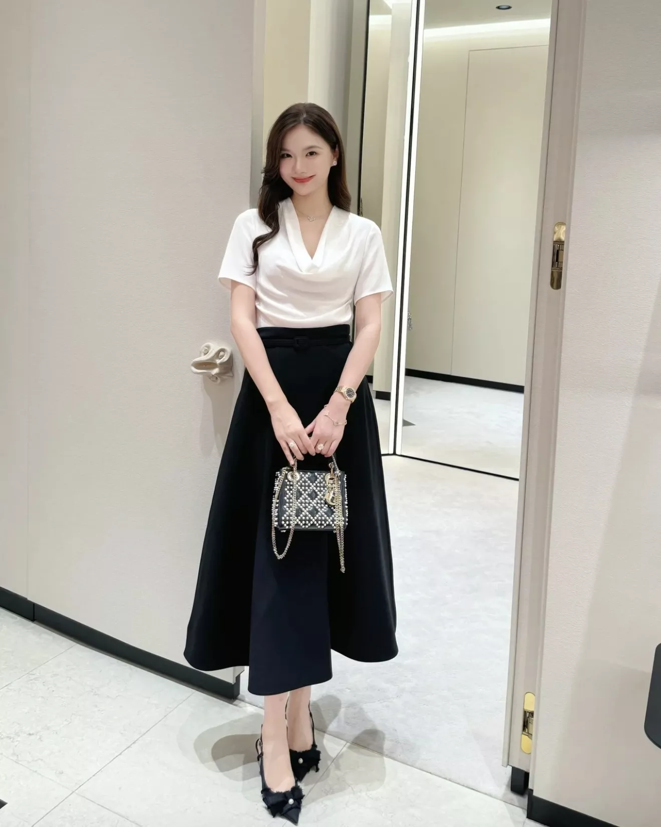 디올 드레이프 넥 루즈핏 반소매 티셔츠 상세 이미지 25
