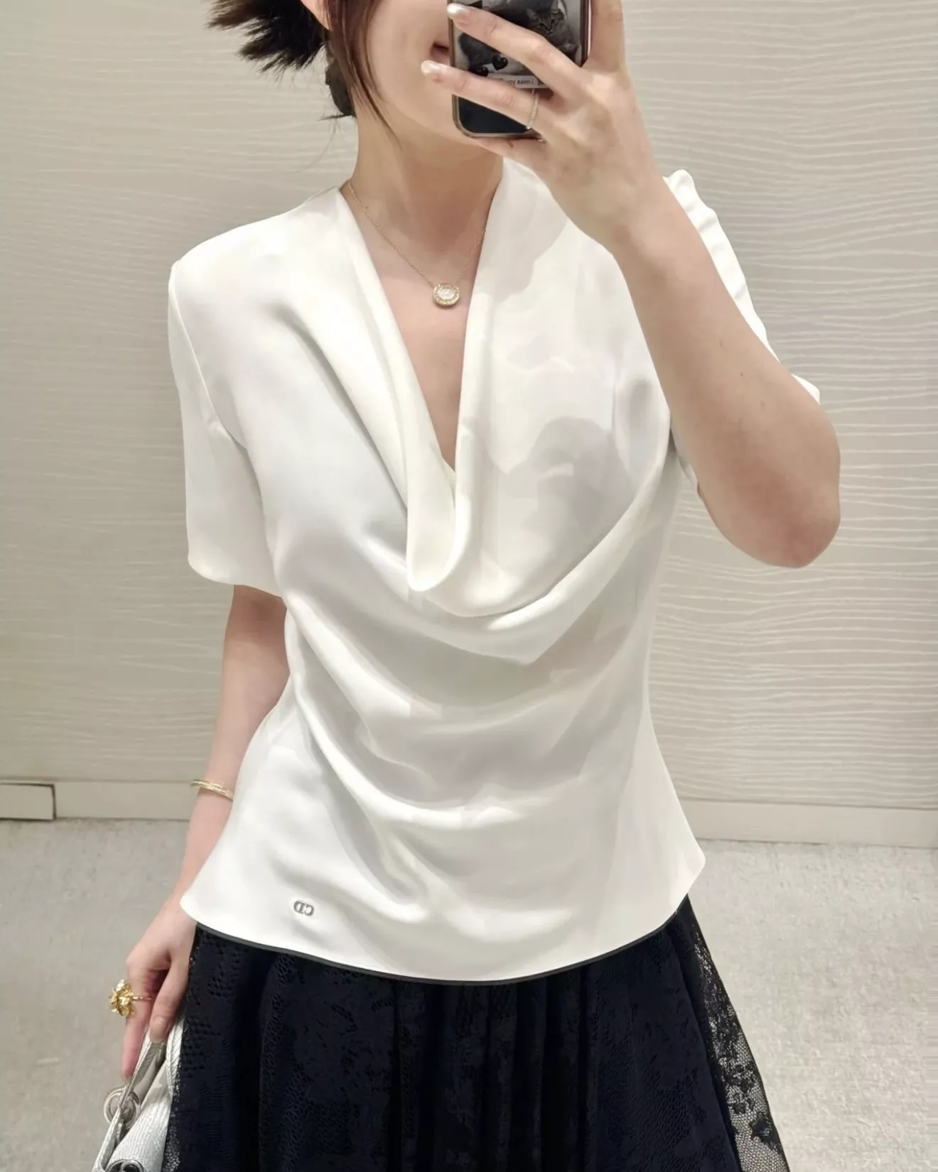디올 드레이프 넥 루즈핏 반소매 티셔츠 상세 이미지 26