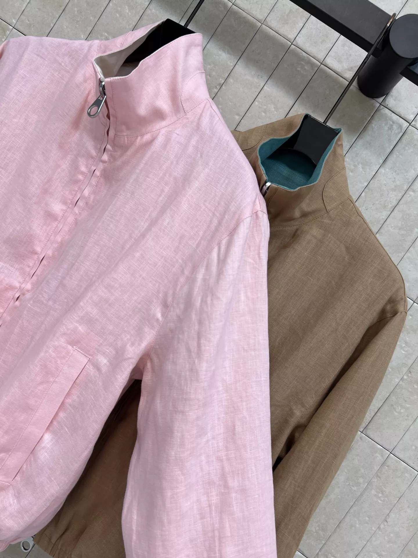 로로피아나 린넨 스탠드칼라 리버서블 크롭 집업 재킷 상세 이미지 4