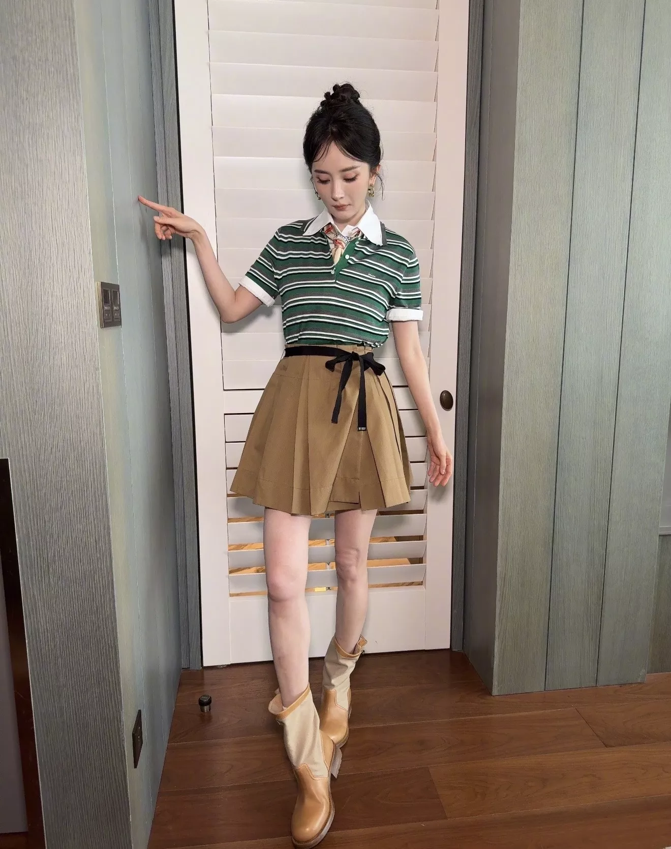 프라다 하이웨이스트 리본 플리츠 미니 스커트 상세 이미지 22