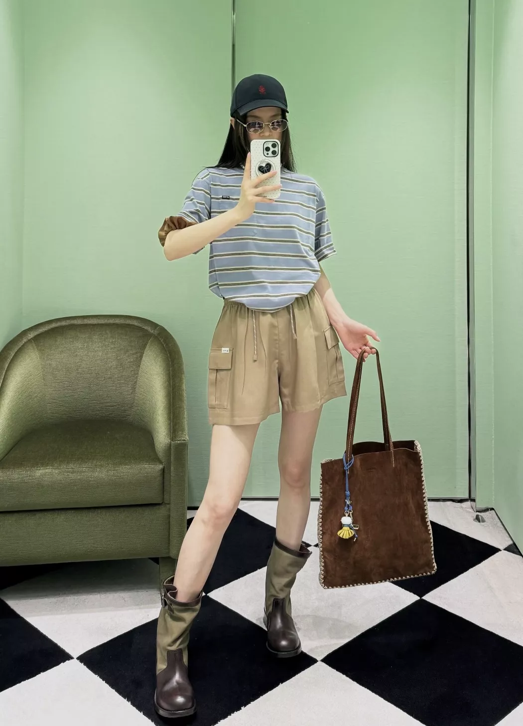 프라다 스트라이프 포켓 로고 오버핏 반소매 티셔츠 상세 이미지 12