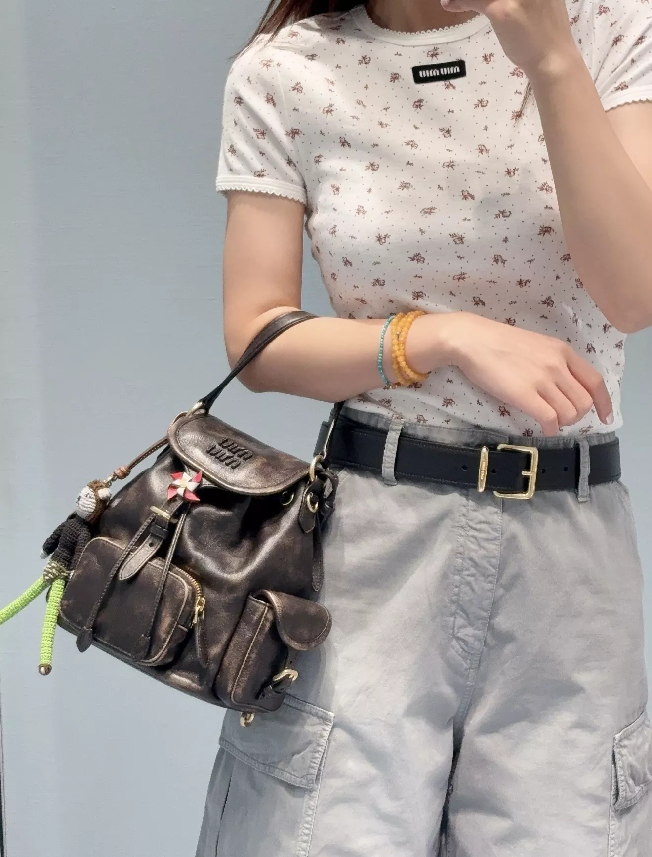 미우미우 워싱 코튼 자수 포인트 카고 하프 팬츠 상세 이미지 18