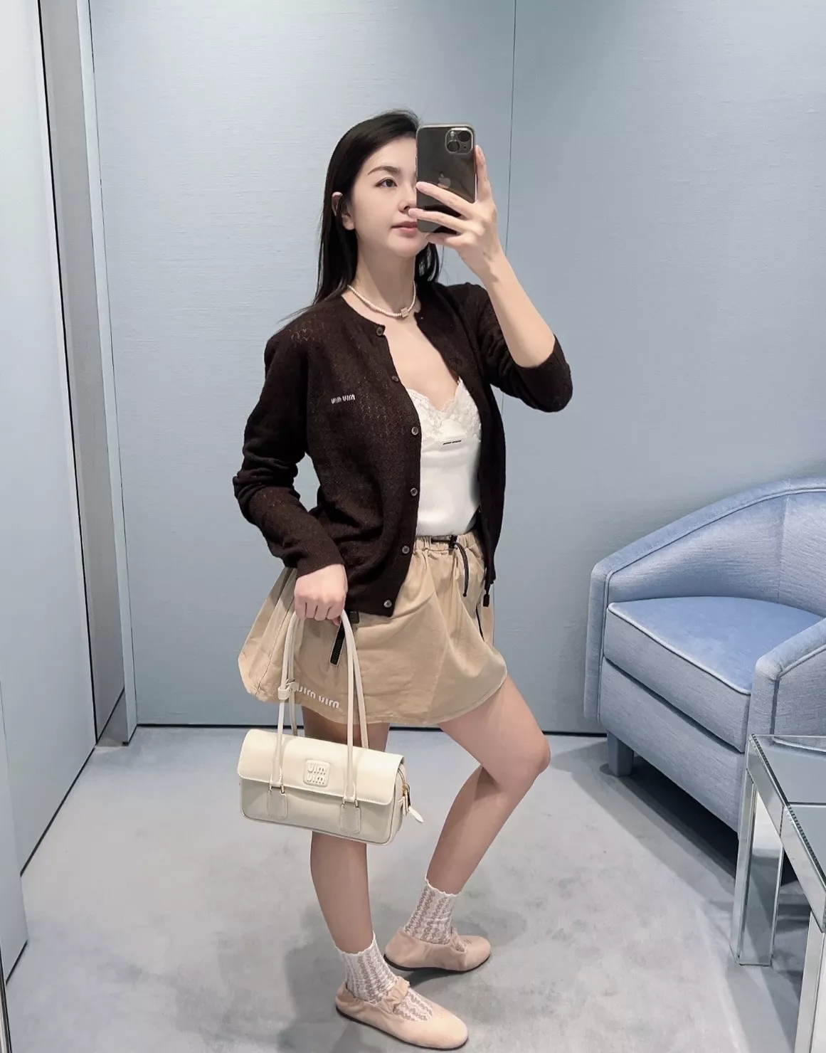 미우미우 로고 자수 펀칭 니트 버튼 가디건 상세 이미지 14