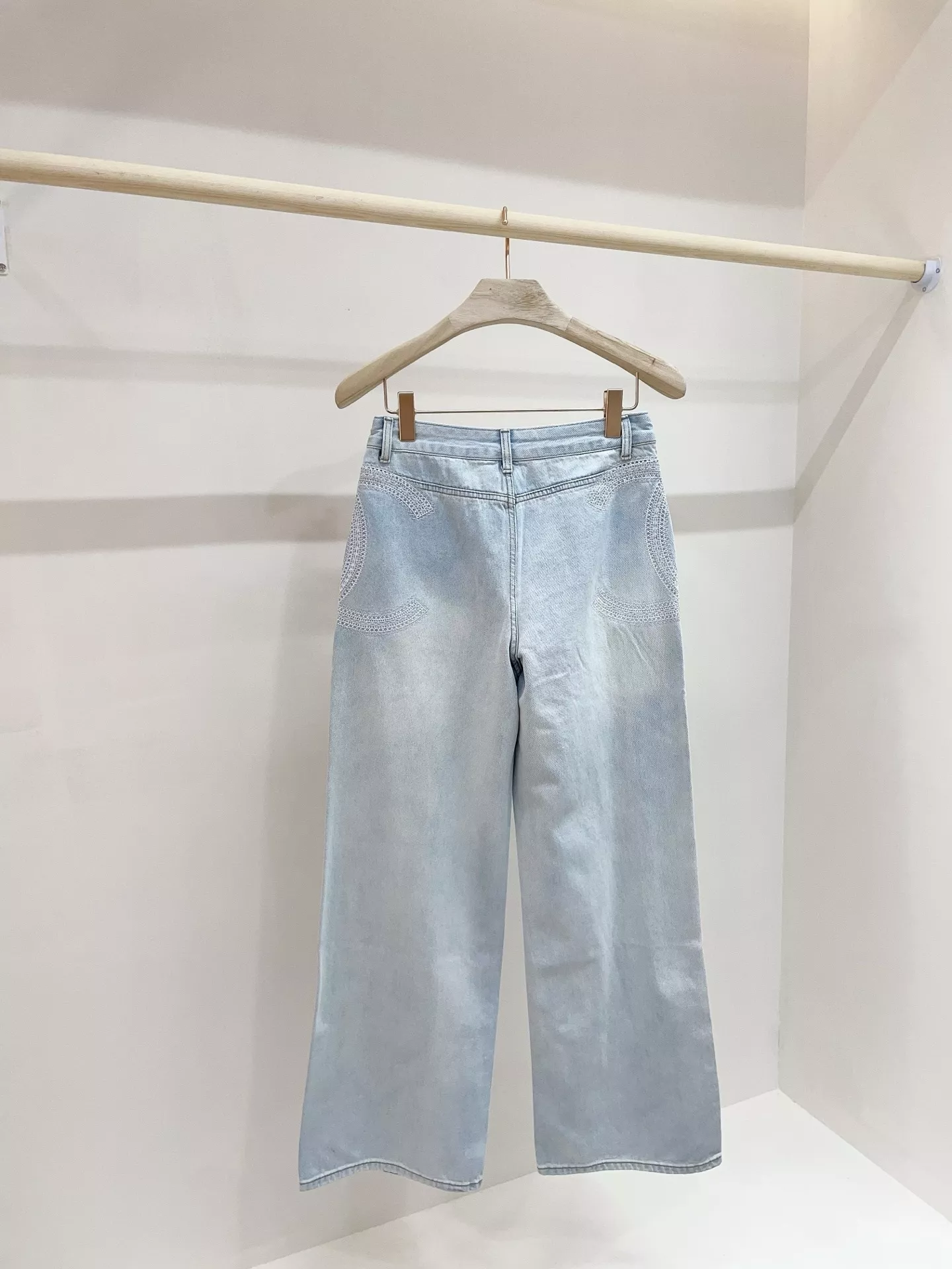 샤넬 레이스 더블C 자수 스트레이트 데님 팬츠 상세 이미지 4