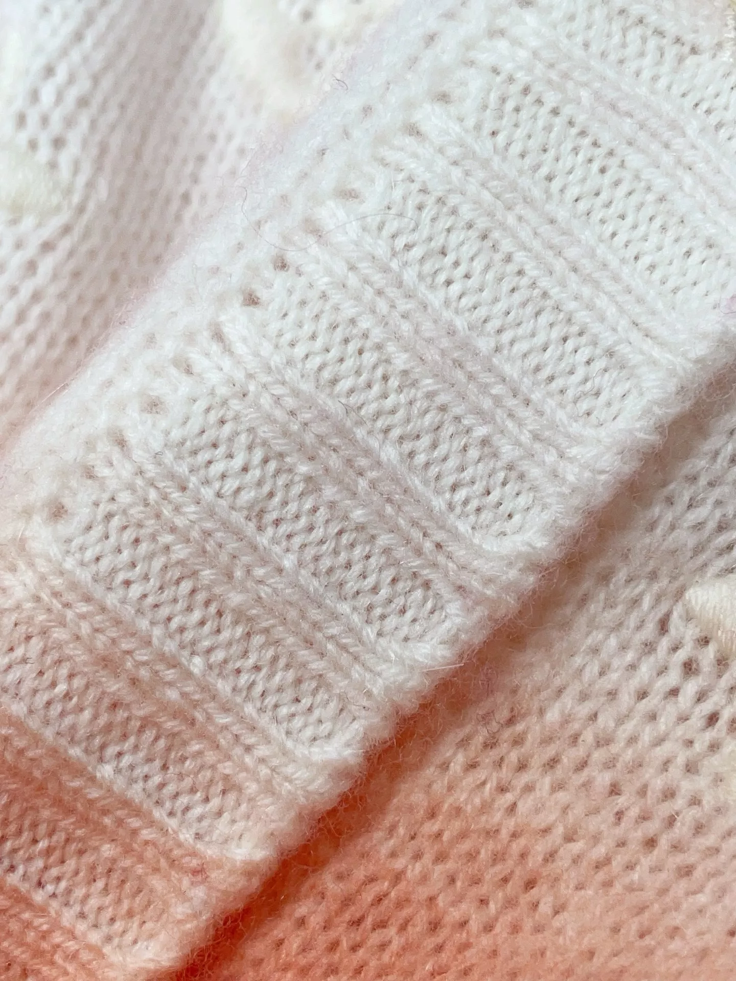 루이비통 3D 자수 타이다이 캐시미어 크롭 가디건 상세 이미지 15