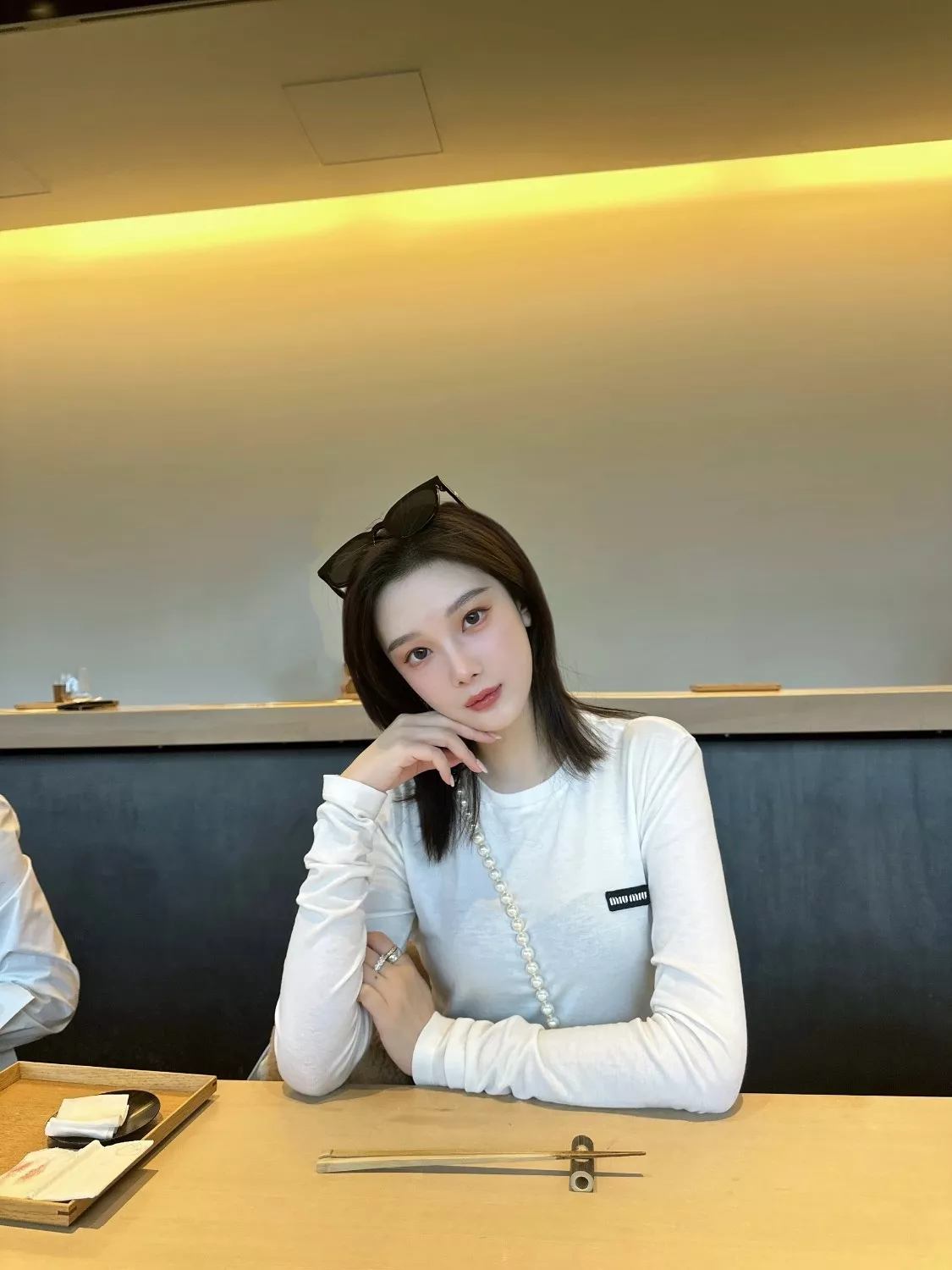미우미우 미니 블랙 라벨 코튼 긴소매 티셔츠 상세 이미지 33