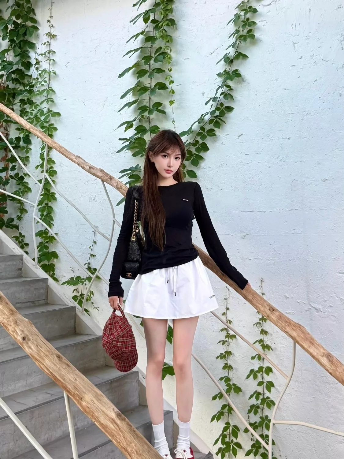 미우미우 미니 블랙 라벨 코튼 긴소매 티셔츠 상세 이미지 31