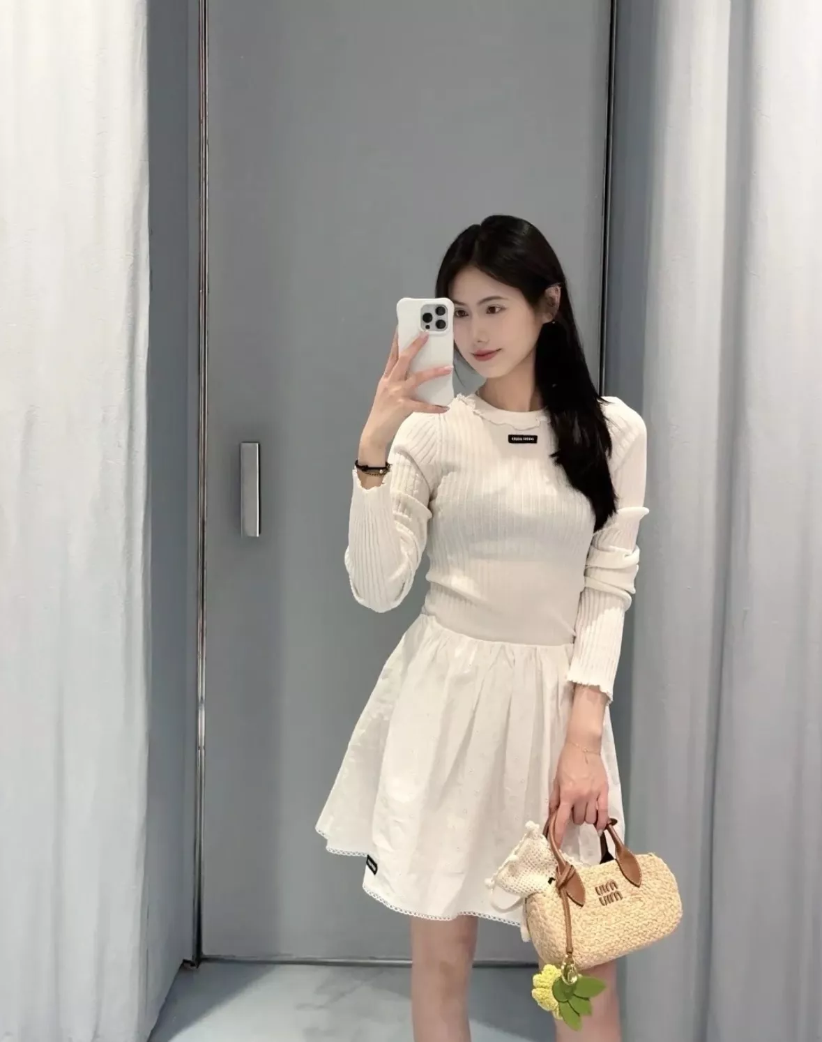 미우미우 펀칭 자수 플라워 코튼 린넨 미니 스커트 상세 이미지 19