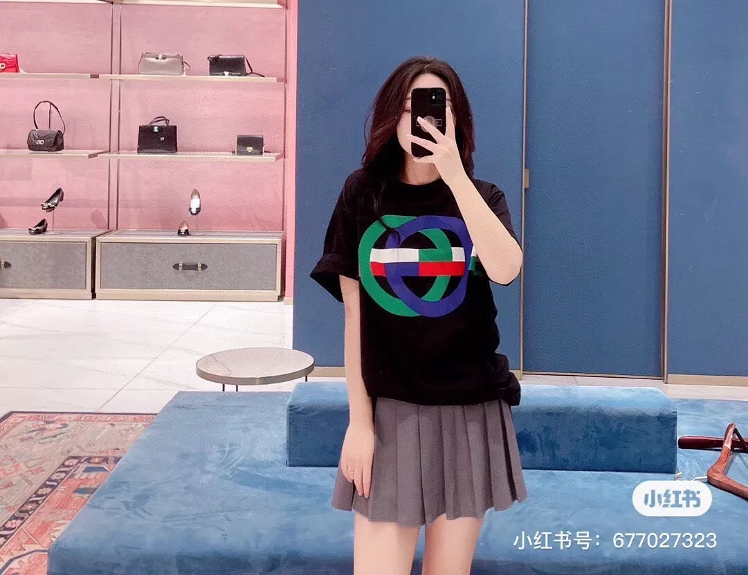 구찌 더블 G 인터로킹 배색 로고 프린트 반소매 티셔츠 상세 이미지 13