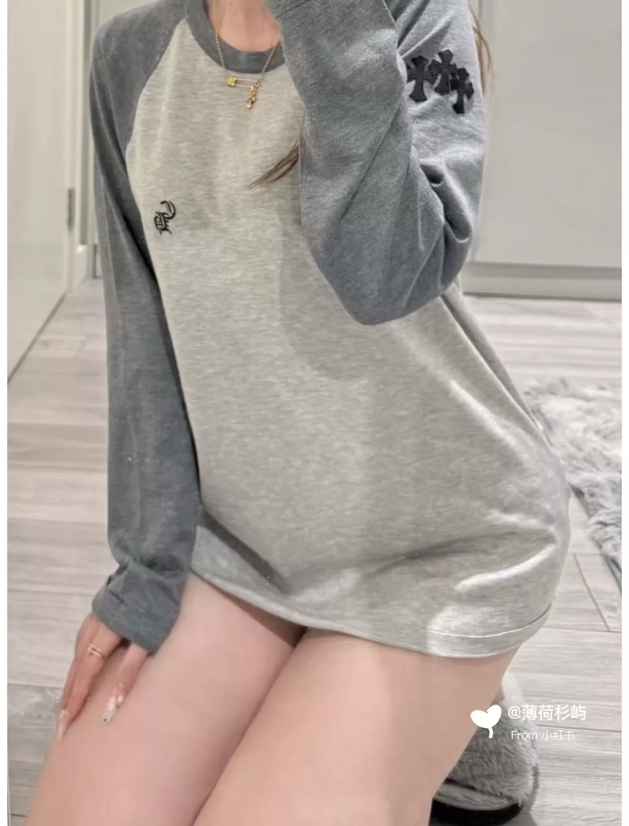 크롬하츠 배색 래글런 가죽 크로스 패치 긴소매 티셔츠 상세 이미지 17