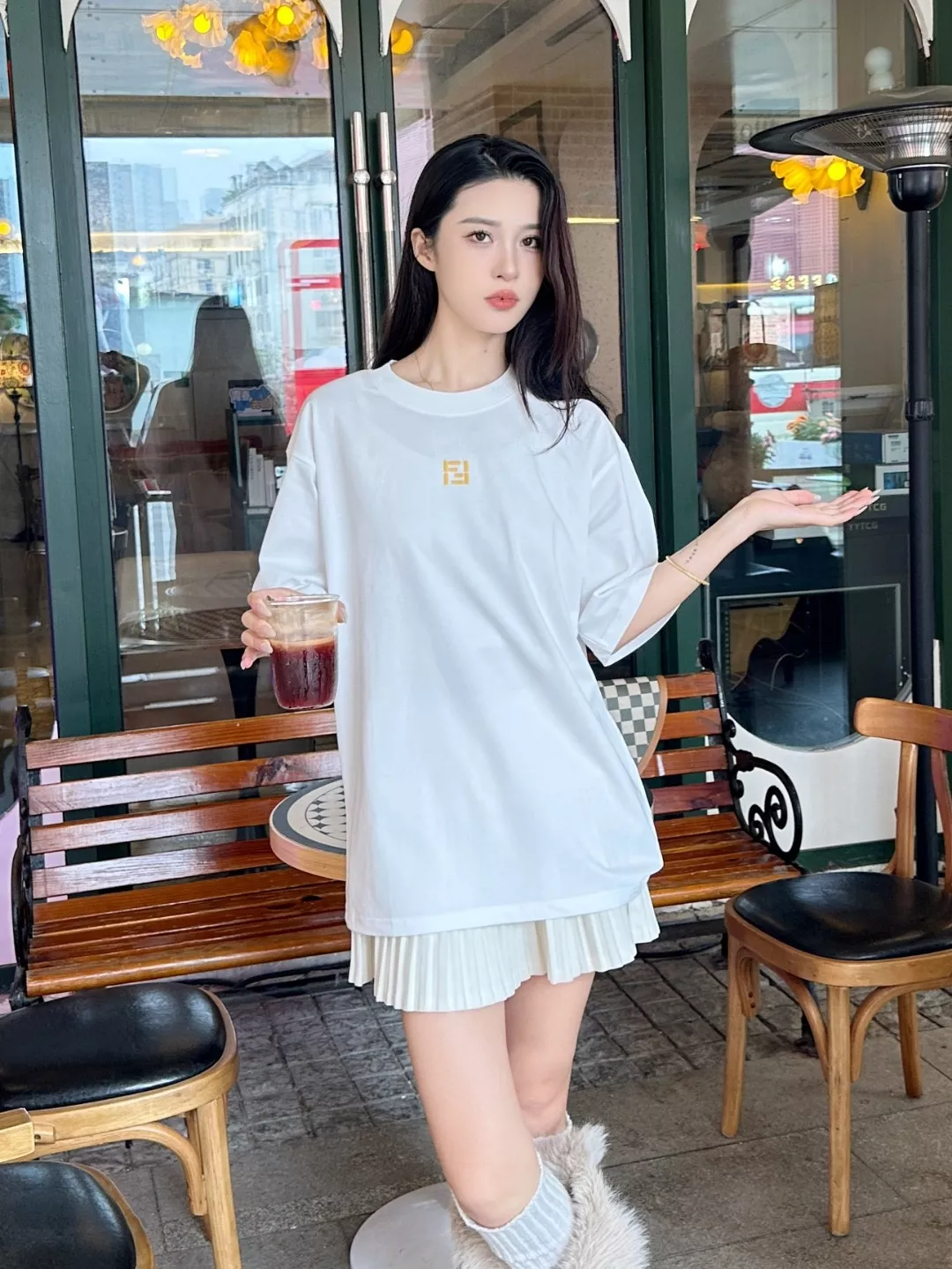 펜디 FF 입체 자수 코튼 반소매 티셔츠 상세 이미지 18