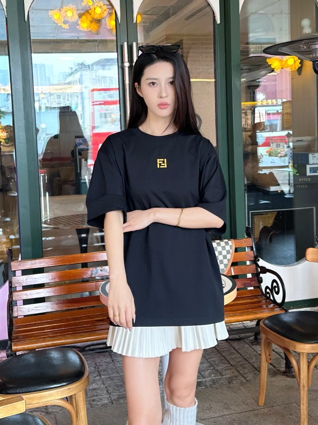 펜디 FF 입체 자수 코튼 반소매 티셔츠 상세 이미지 17
