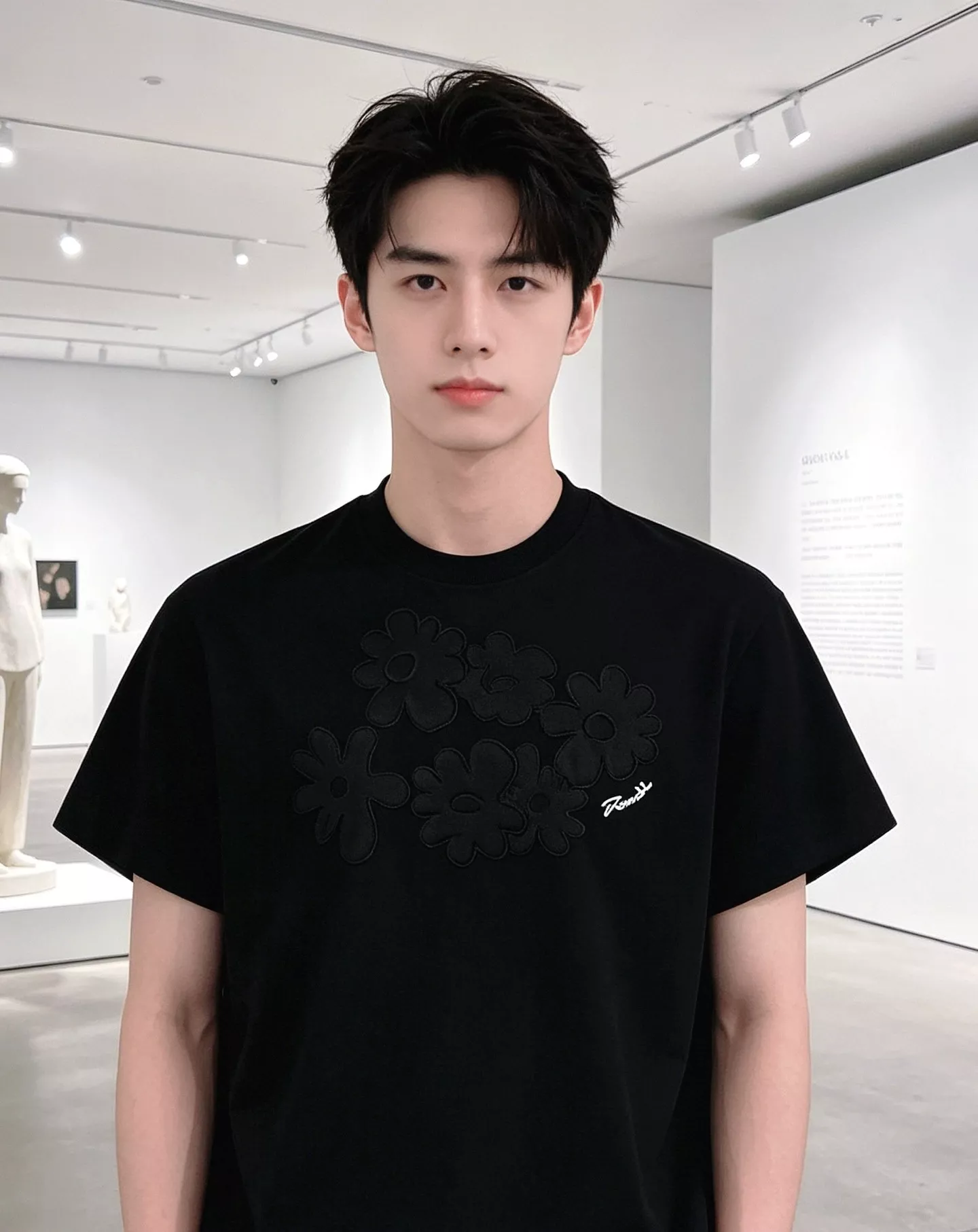 펜디 패치 자수 포켓 코튼 반소매 티셔츠 상세 이미지 14