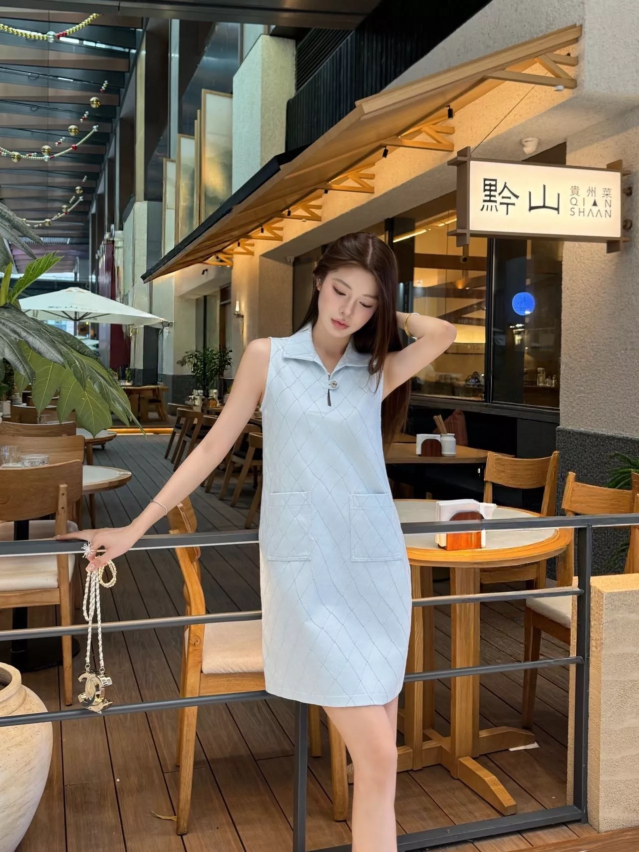 셀린느 카라 디테일 퀼팅 텍스처 민소매 원피스 상세 이미지 12