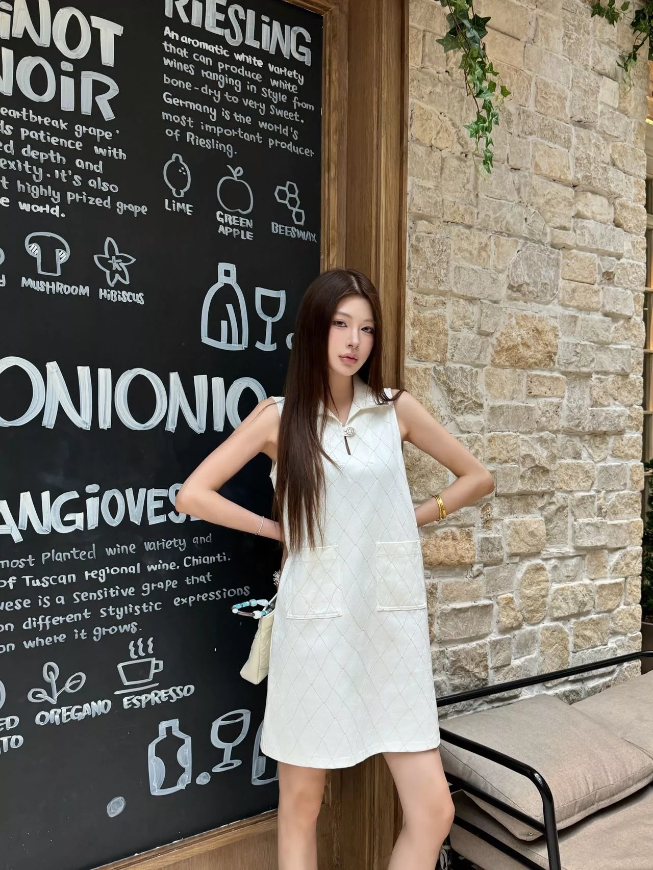 셀린느 카라 디테일 퀼팅 텍스처 민소매 원피스 상세 이미지 24