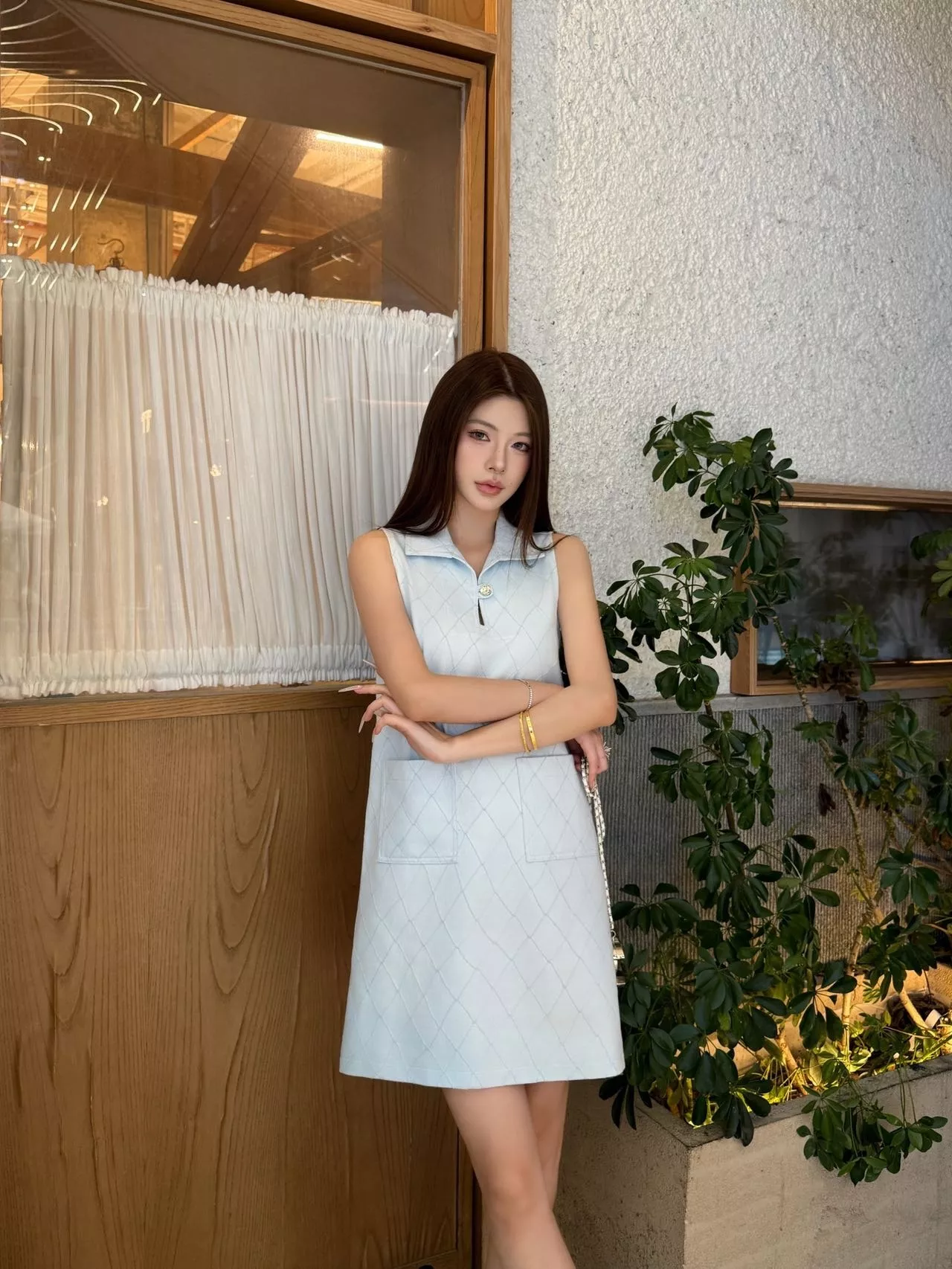 셀린느 카라 디테일 퀼팅 텍스처 민소매 원피스 상세 이미지 16