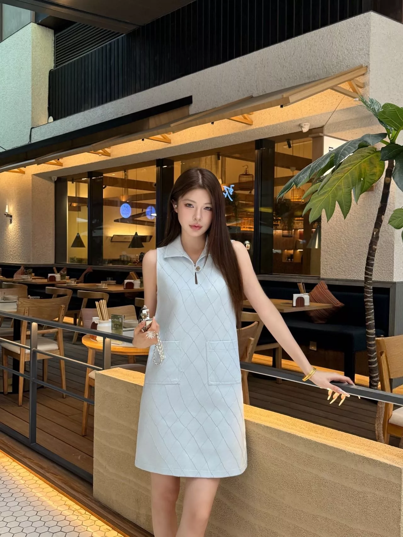 셀린느 카라 디테일 퀼팅 텍스처 민소매 원피스 상세 이미지 18