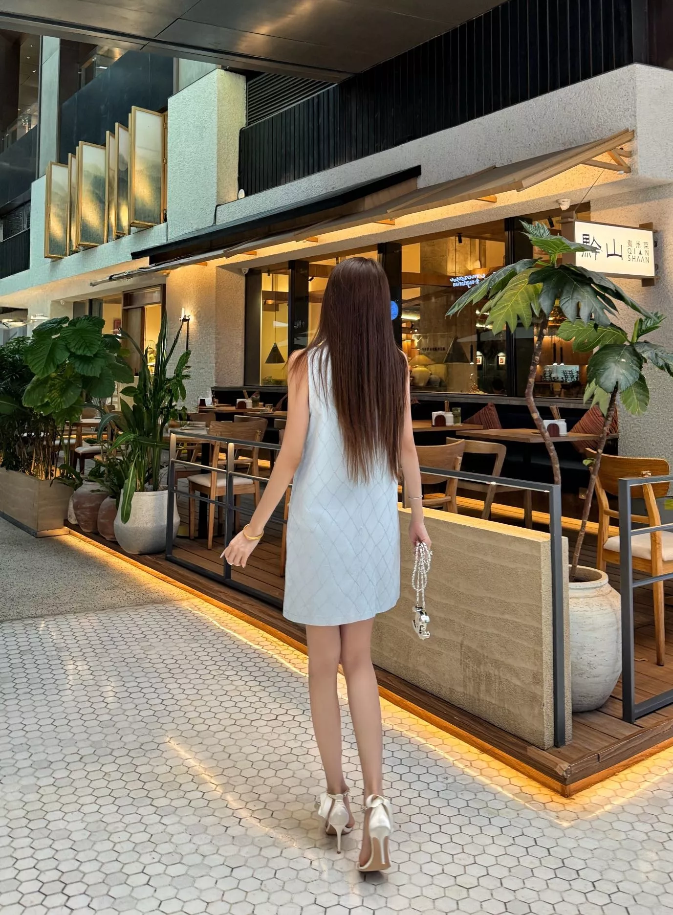 셀린느 카라 디테일 퀼팅 텍스처 민소매 원피스 상세 이미지 19