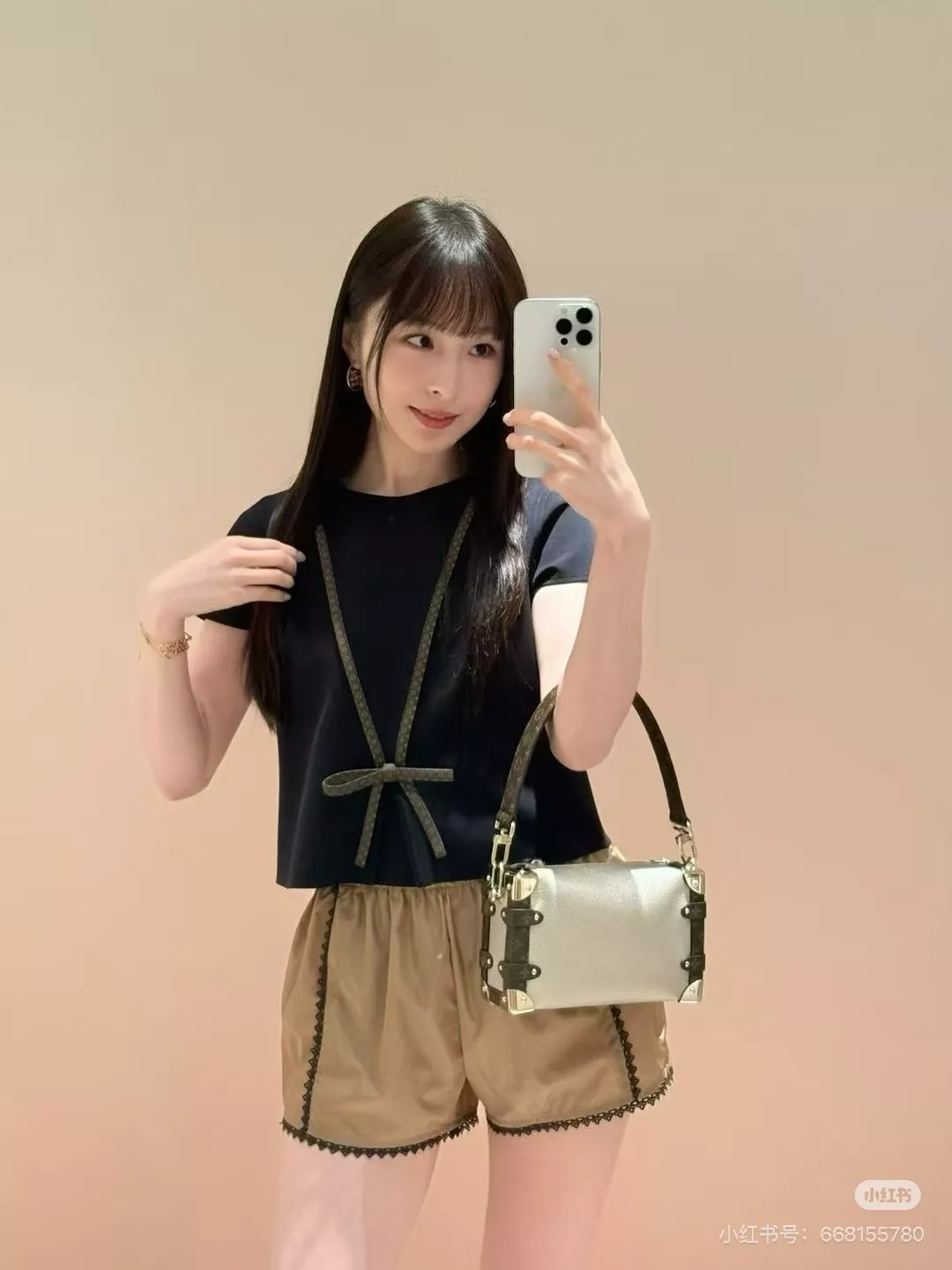 로에베 하이웨이스트 레이스 배색 밴딩 쇼츠 상세 이미지 45