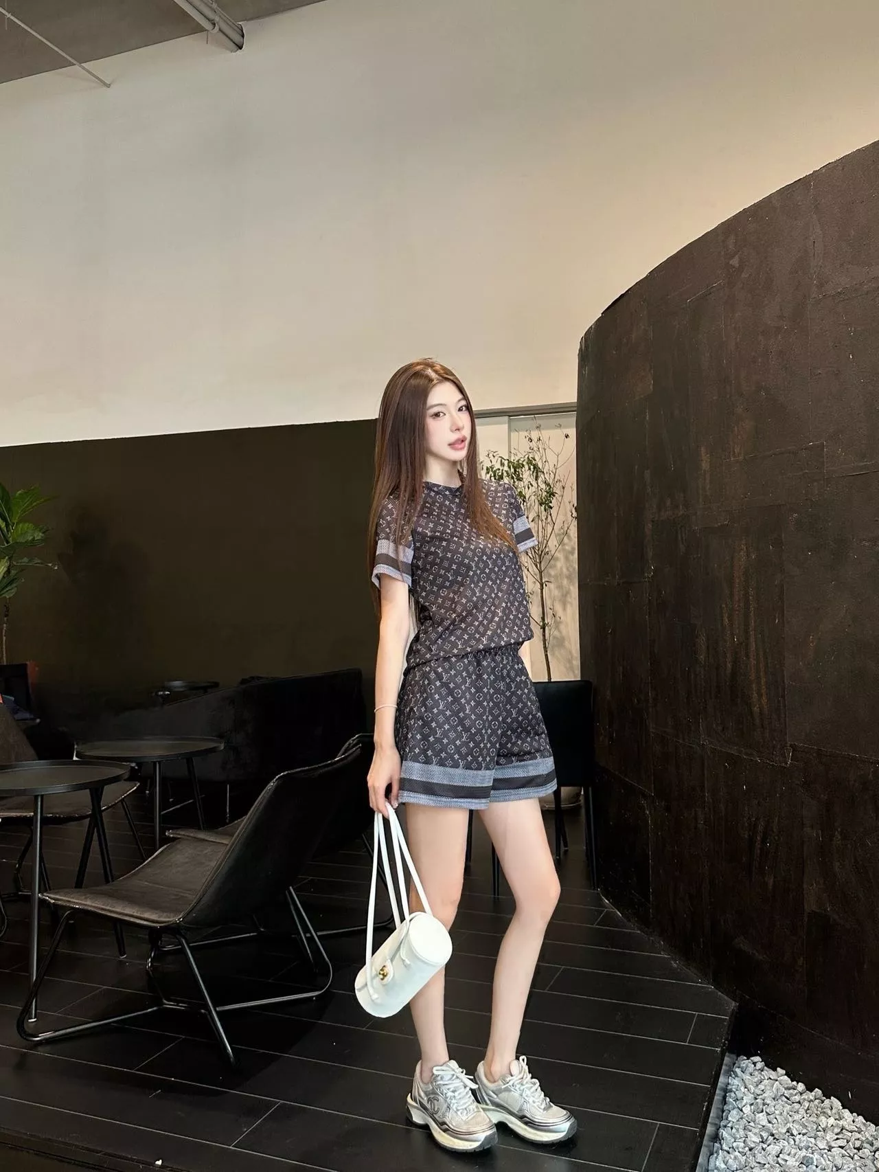 루이비통 모노그램 패턴 메쉬 반소매 쇼츠 세트 상세 이미지 12