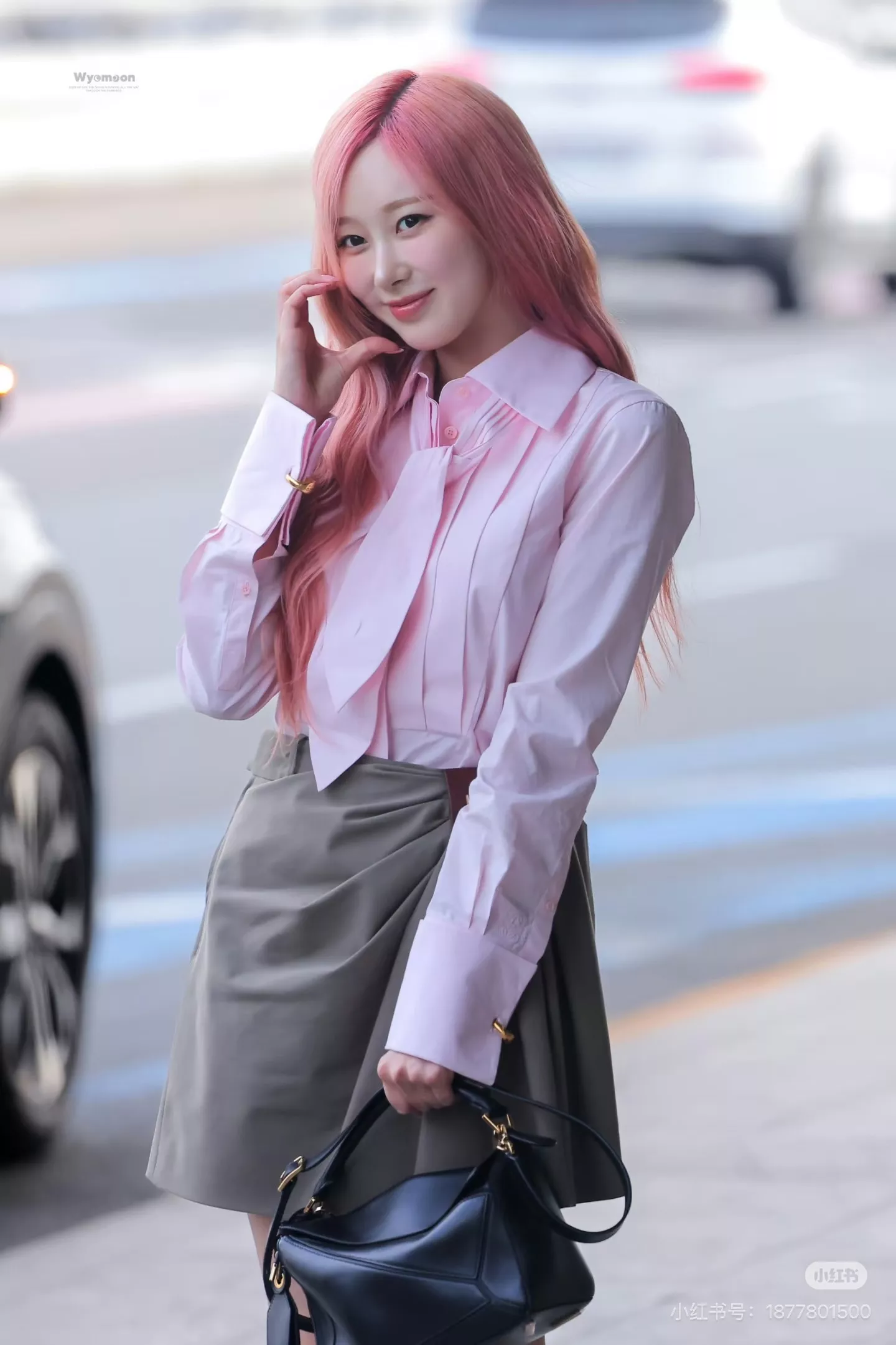 로에베 리본 타이 핑크 코튼 긴소매 셔츠 상세 이미지 40